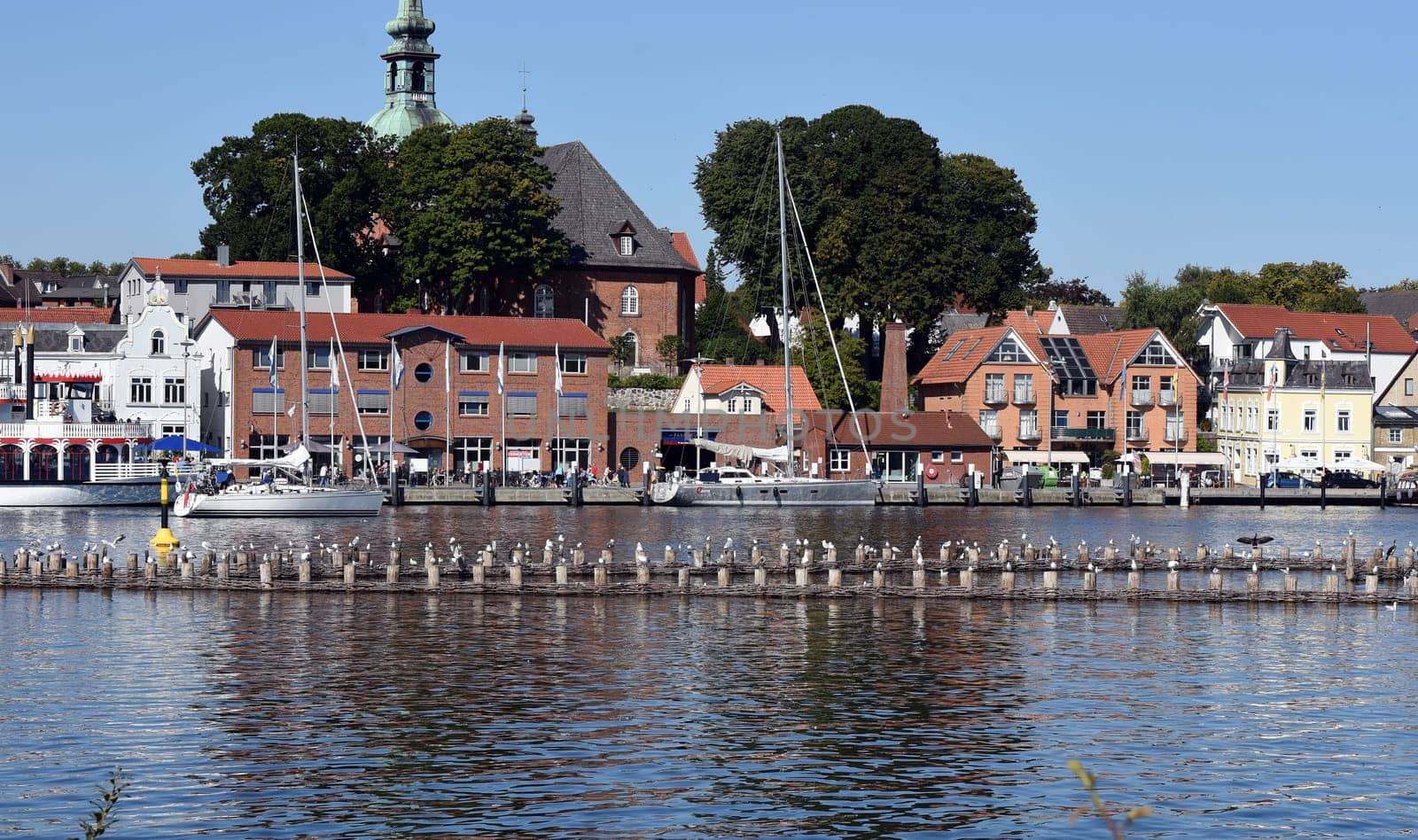 Herring fence in the town of Kappeln is a unique document of fishing in the Schlei. It is the last functioning herring fence in Europe. Herring fence in the town of Kappeln is a unique document of fishing in the Schlei. It is the last fully functional herring fence in Europe.