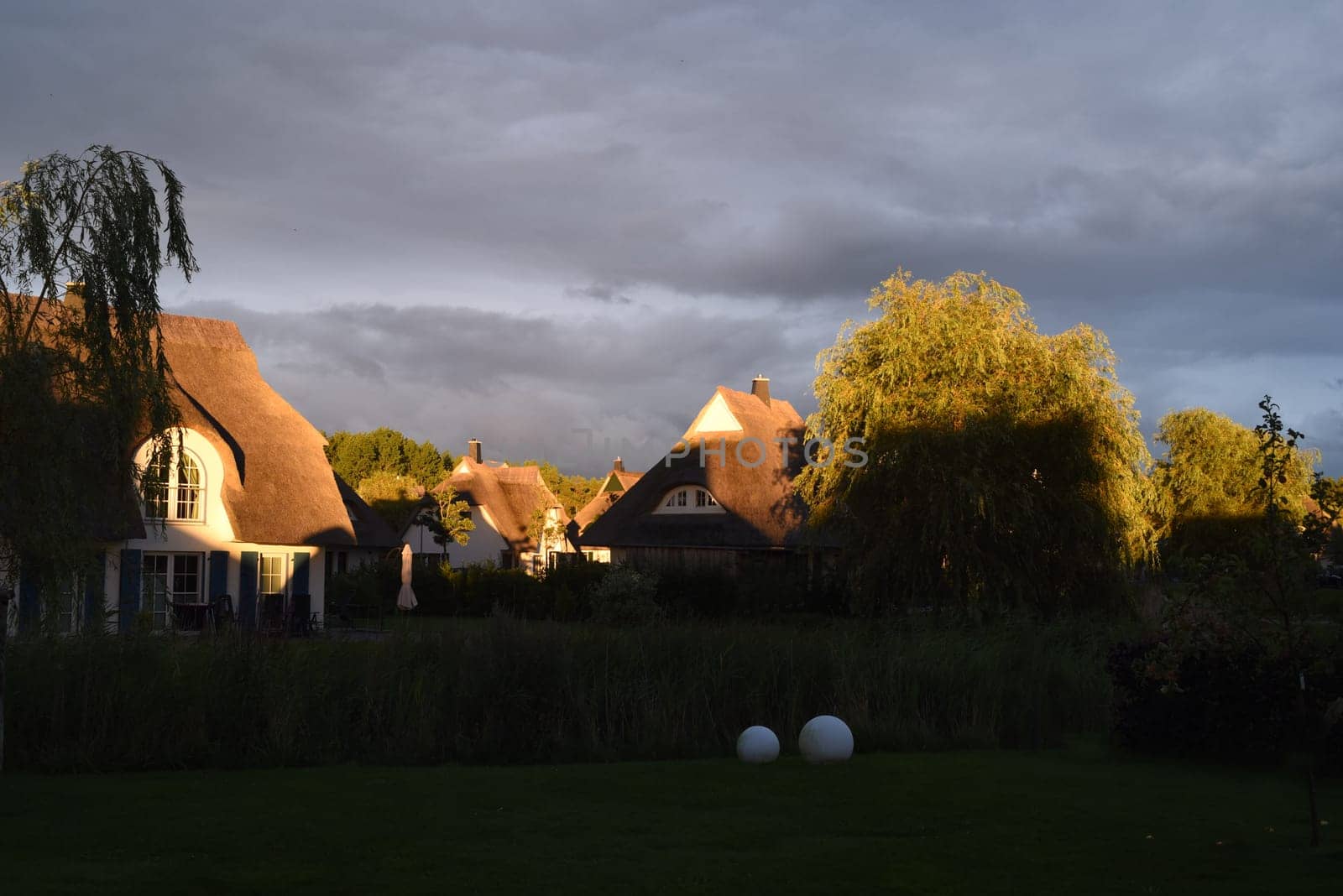Friesenhaueser with thatched roof made of reeds. Friesenhaueser with thatched roof made of reeds.