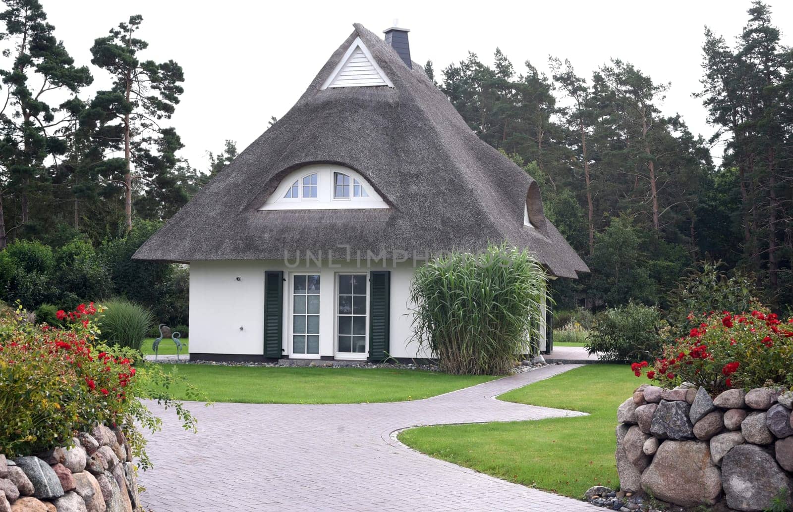 Friesenhaueser with thatched roof made of reeds. Friesenhaueser with thatched roof made of reeds.