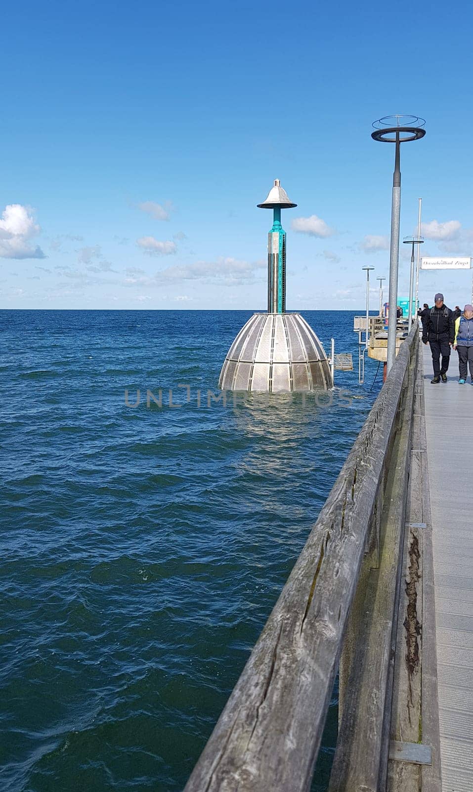 From the pier in Zingst you can board a diving gondola and dive to the bottom of the sea. From the pier in Zingst you can get on a diving gondola and dive to the seabed.