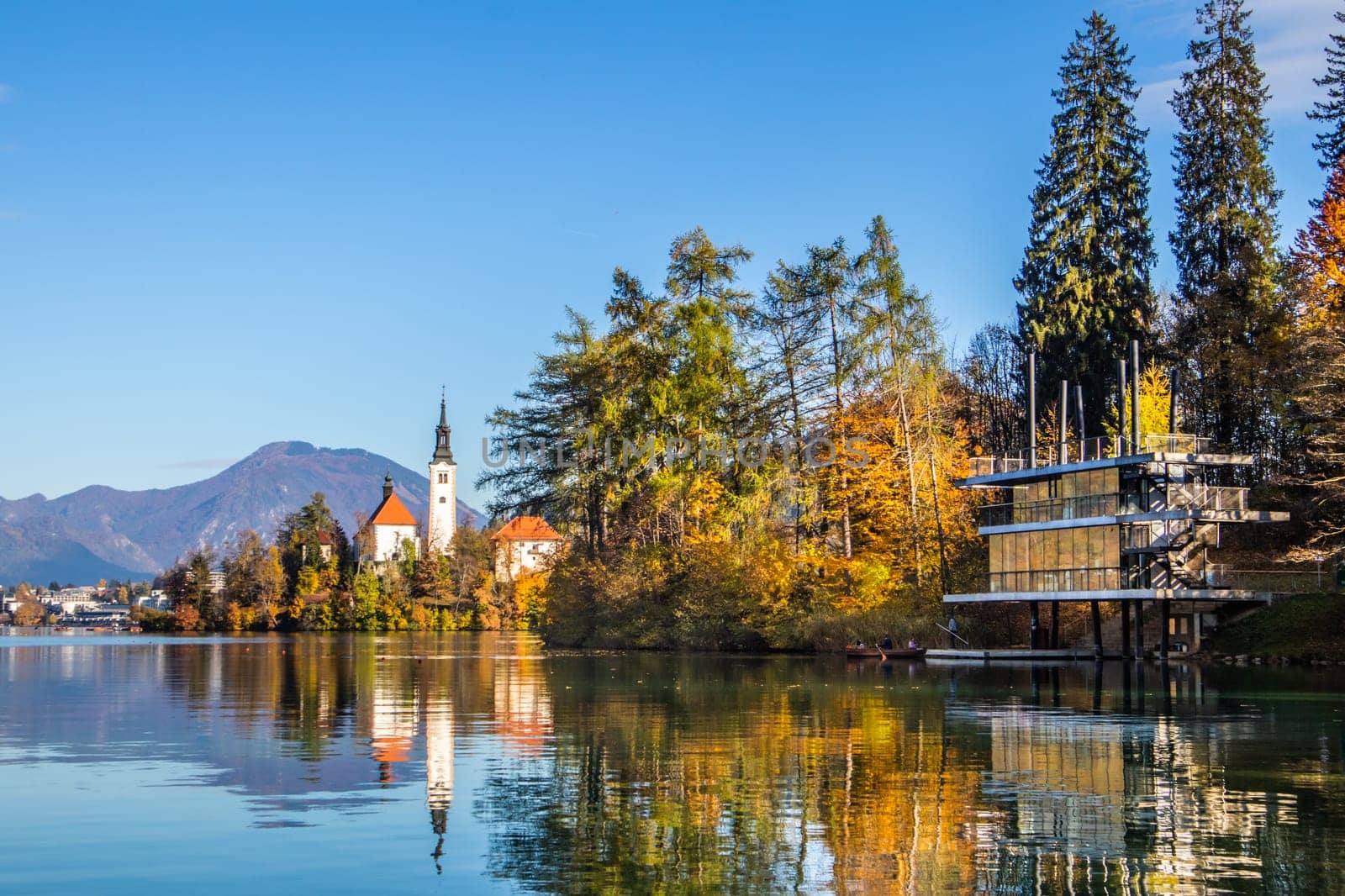 Lake Bled with St. Marys Church of the Assumption on the small island. Zaka, Bled, Slovenia, Europe.