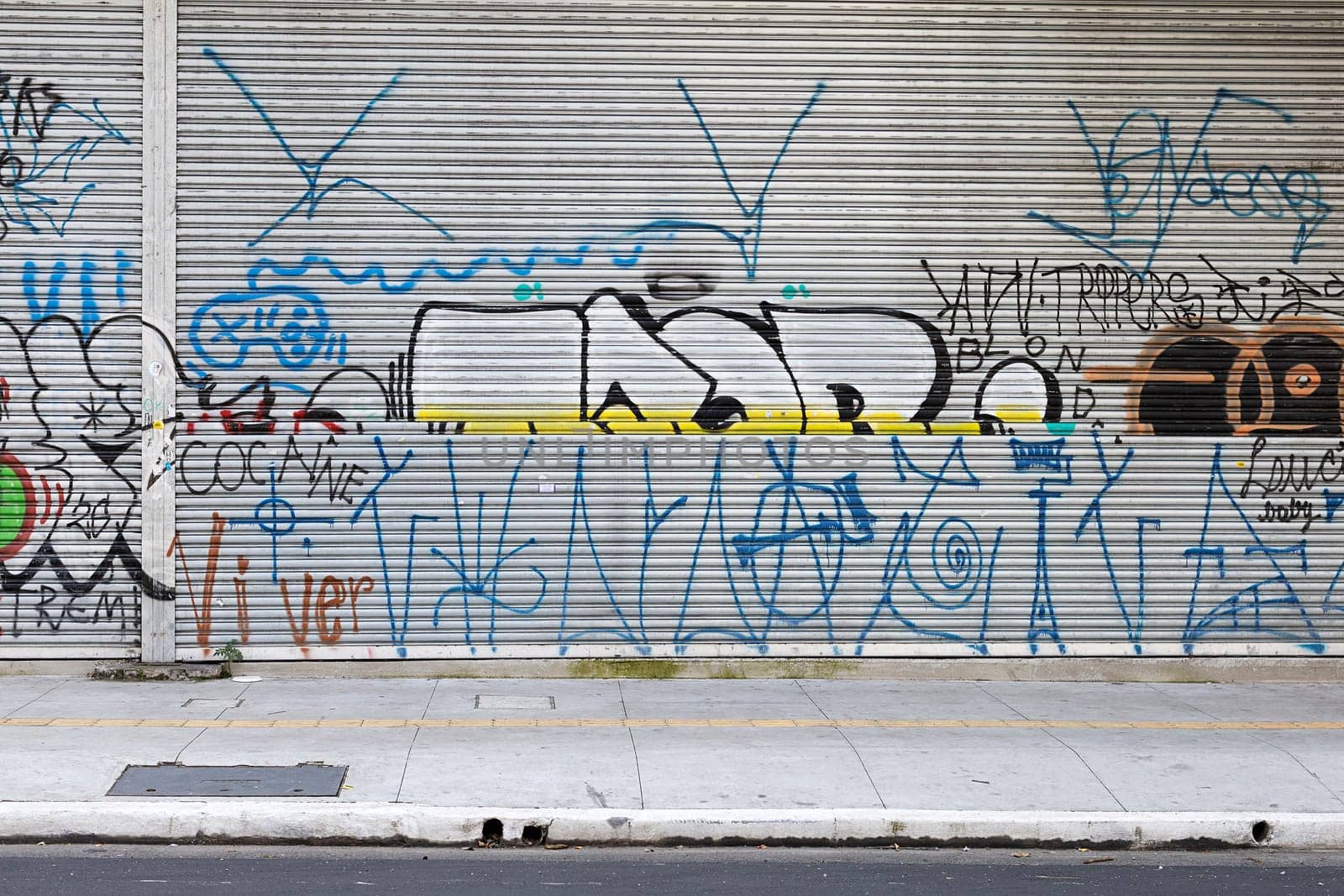 metallic gaye vandalism graffiti city sao paulo brazil