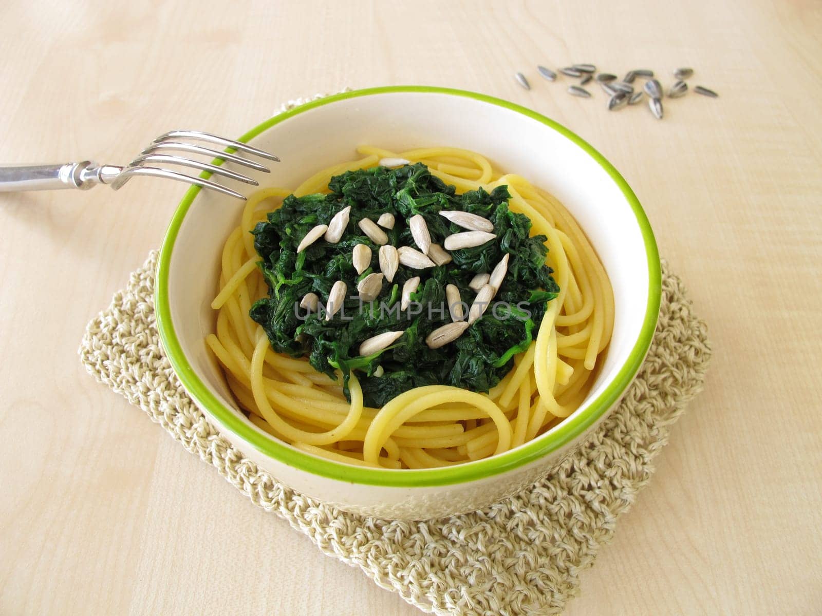 Gluten-free spaghetti with spinach
