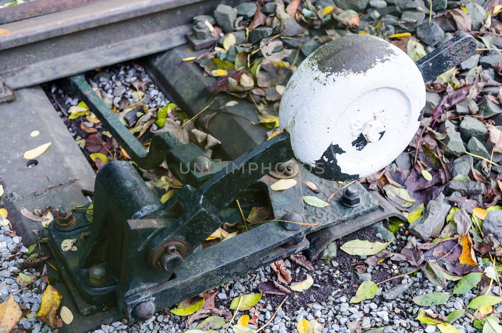 Hand adjustment weight of a railway crossover for manual adjustment.