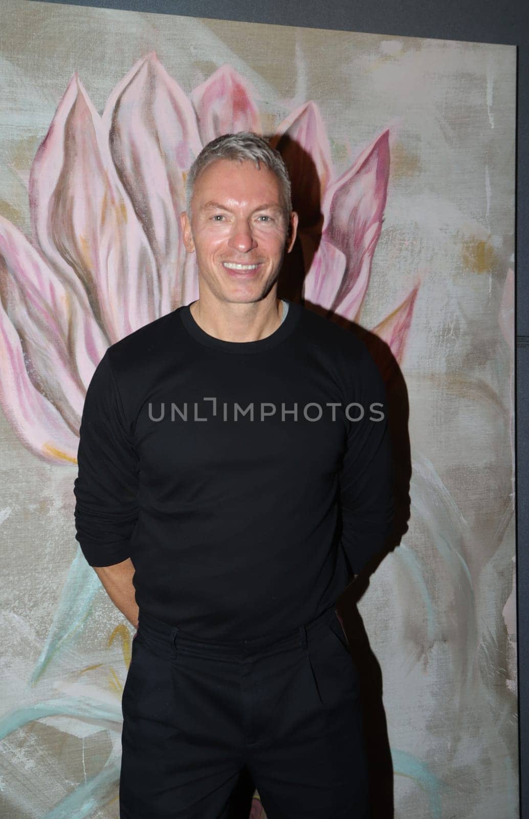Artist Maximilian Magnus Vernissage . Exhibition of the artists   in the D1 Gallery Hamburg