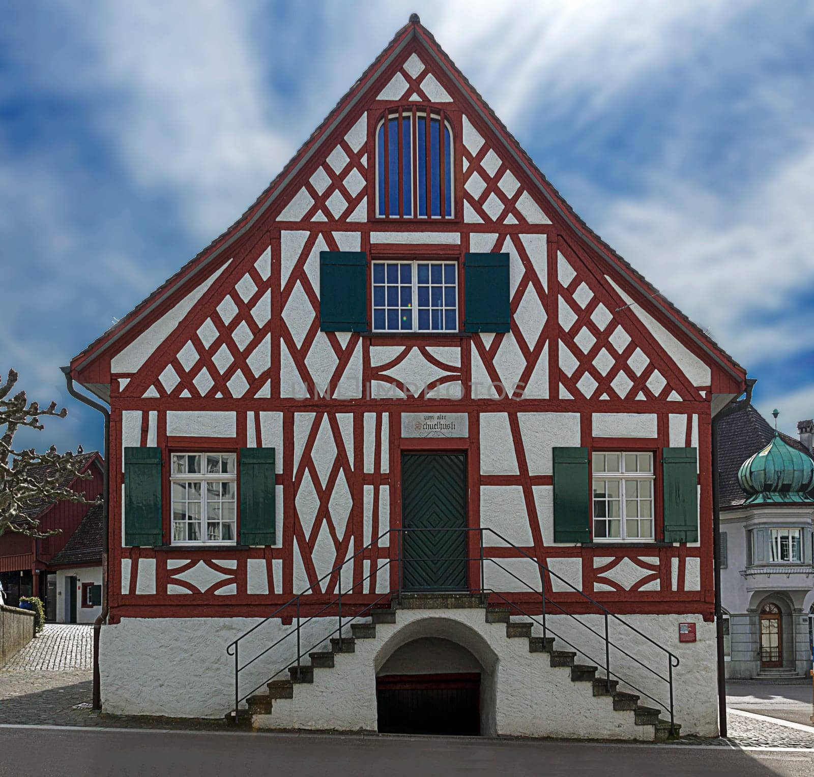 to the old Schuelhüsli