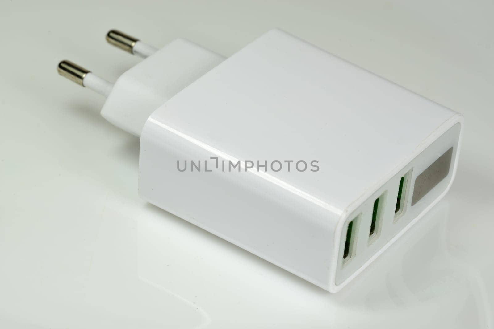 3-fold usb charger in a closeup