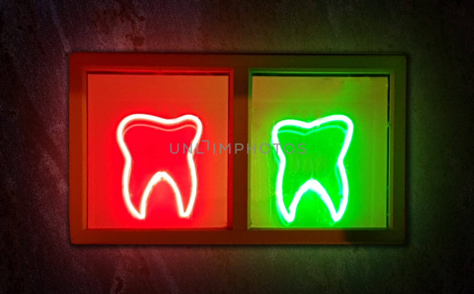 Dental clinic advertising design in trendy neon style. Night bright neon signboard