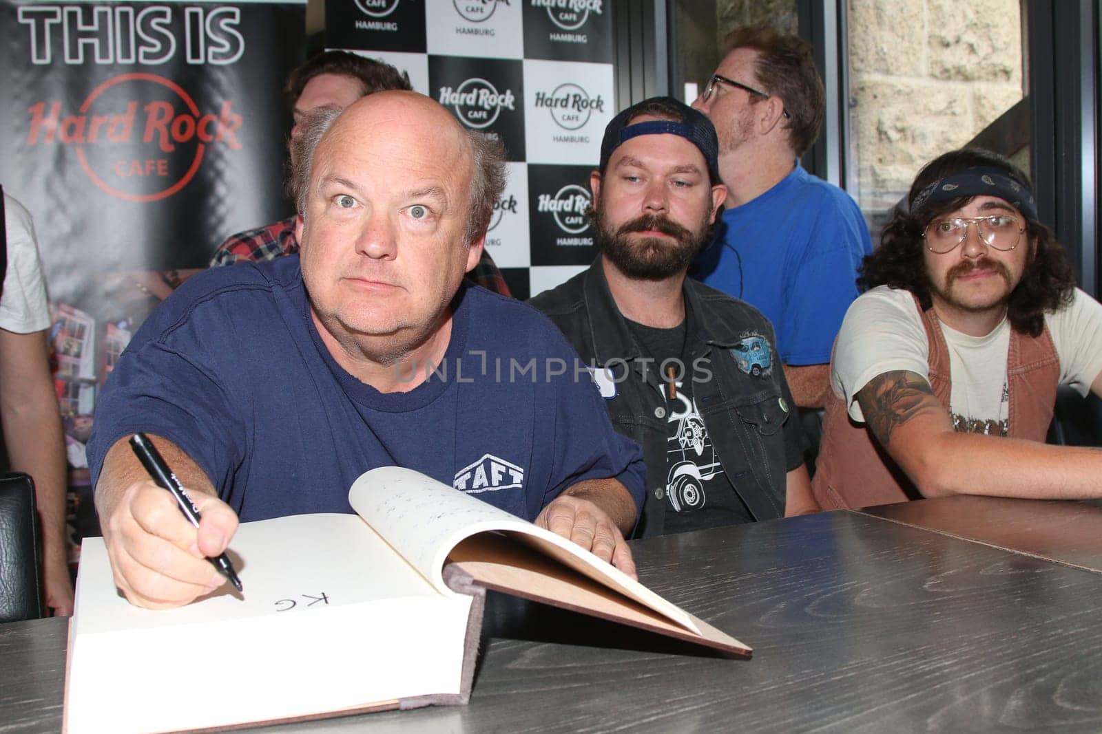 Actor and Saenger Kyle Gass visits the Hard Rock Cafe Hamburg with his band,25.04.2015