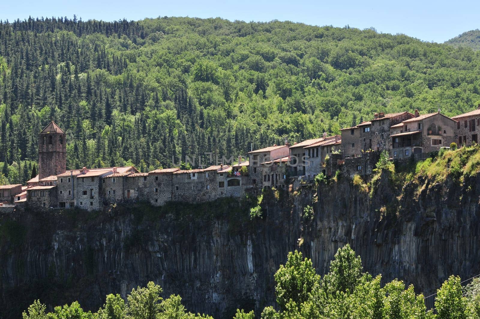 Castellfollit de la Roca is one of the most picturesque villages in Catalonia. Houses cling to the top of a spectacular basalt rock face