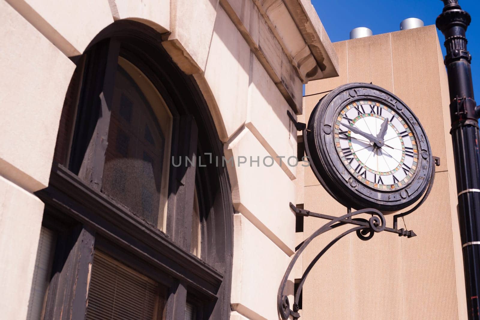 It's still lunchtime according to the corner clock downtown