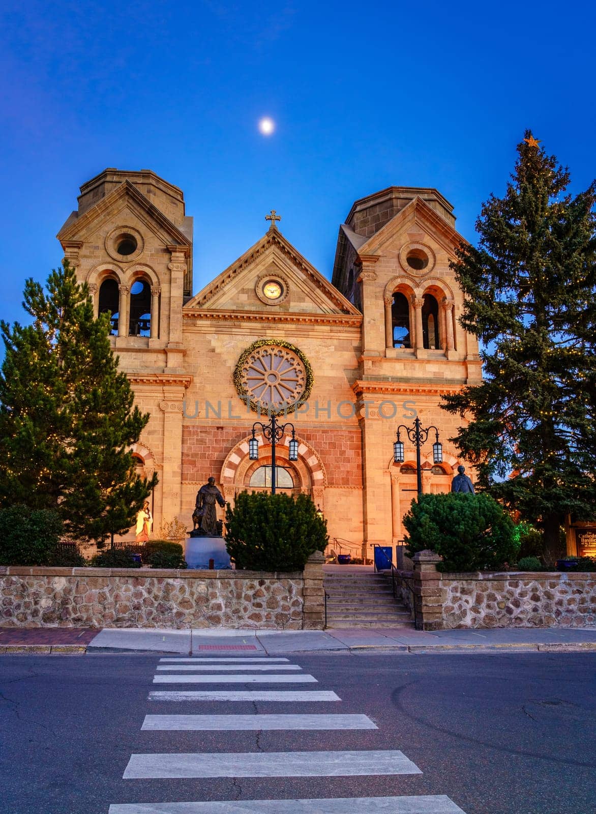 Nighttime view of the Cathedral Basilica of St. Francis of Assisi in Santa Fe, New Mexico