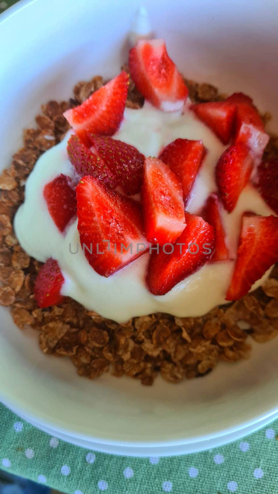 Postre de fresa postre de crema en un vaso