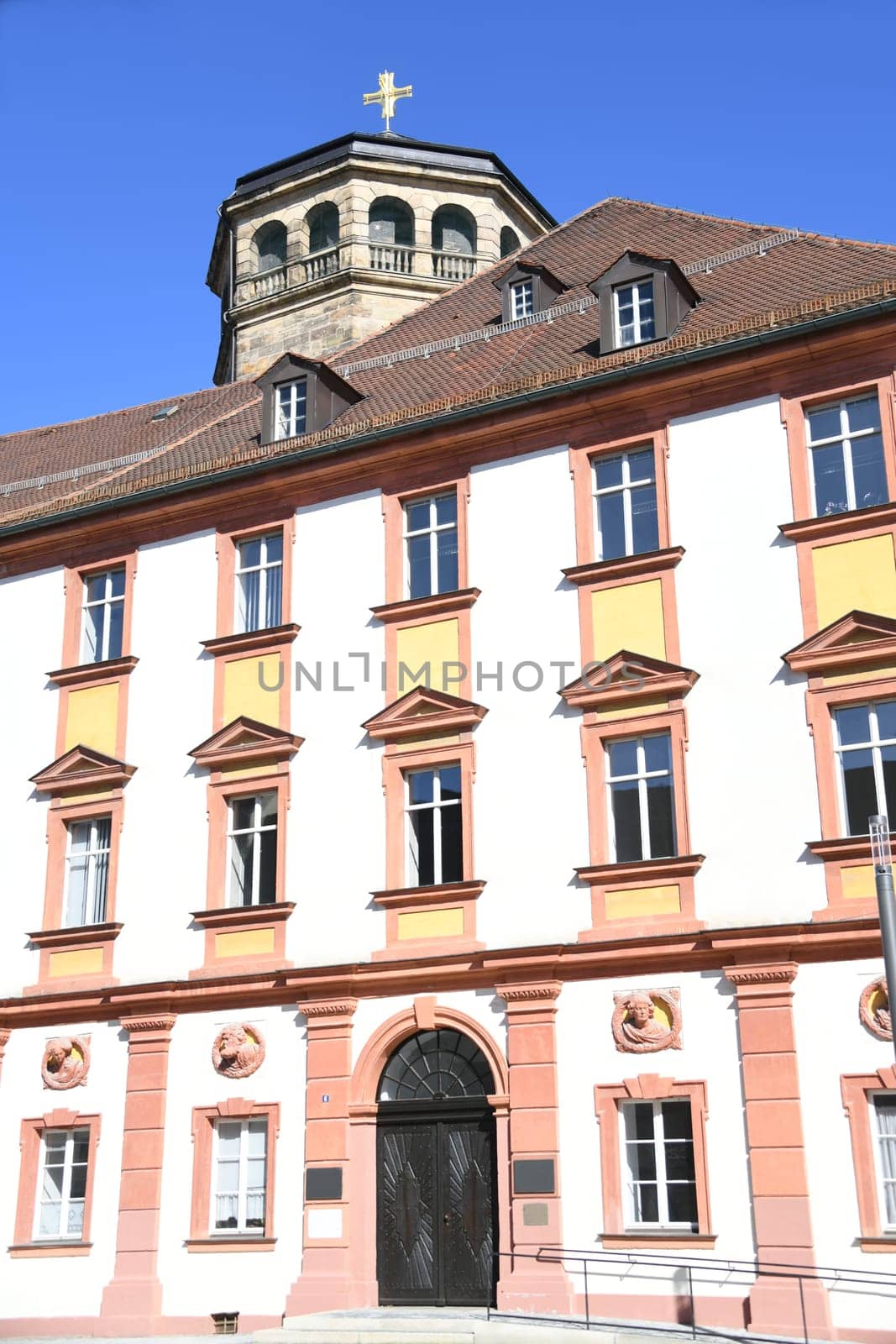 From 1603-1753,the Old Castle was the residence of the Margraves of Brandenburg-Bayreuth. It is located in the historic city center and is now home to the tax office.
