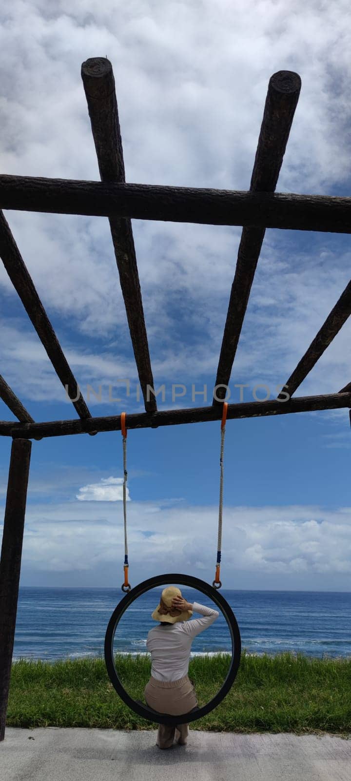 The Dulan Sea Viewing Platform, Taitung, enjoy the beautiful coastline of Taitung
