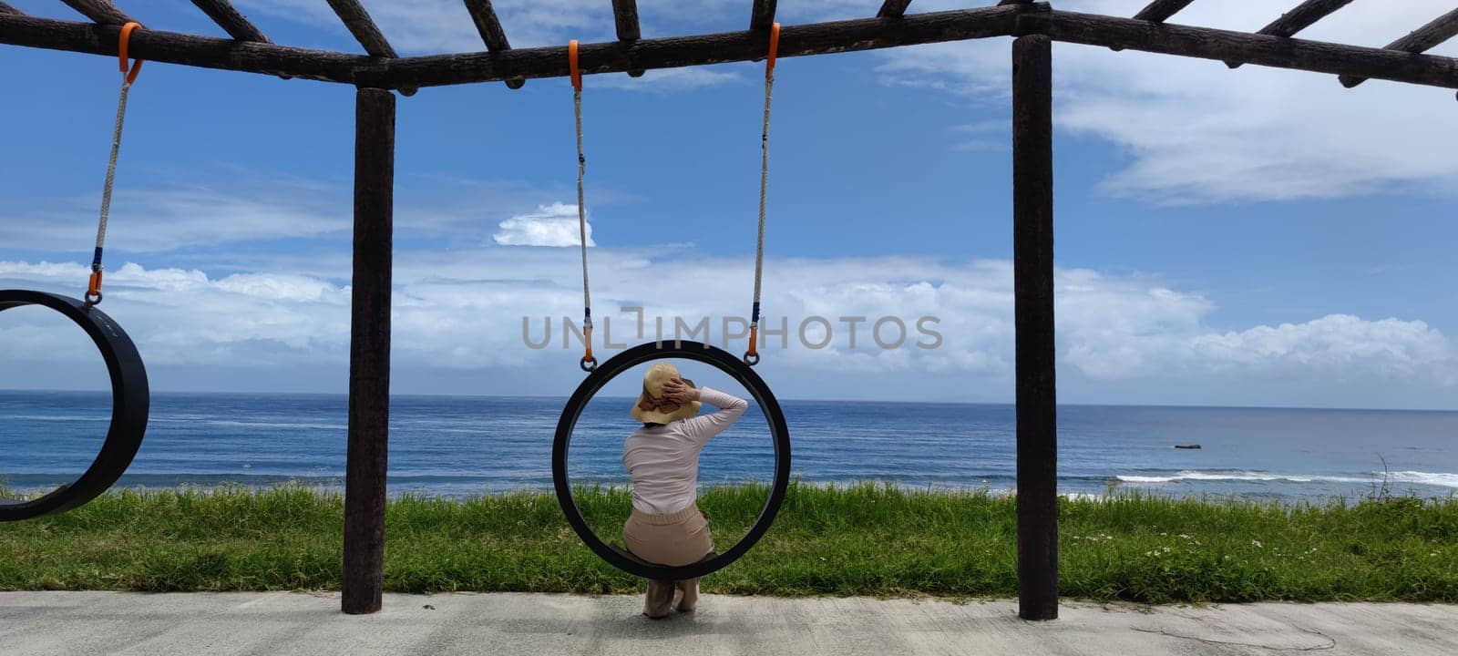 The Dulan Sea Viewing Platform, Taitung, enjoy the beautiful coastline of Taitung