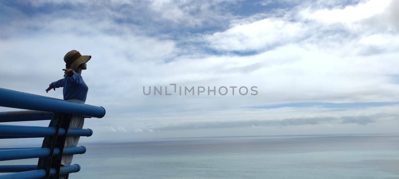 The Nantian Observation Deck, Taitung, enjoy the beautiful coastline of Taitung