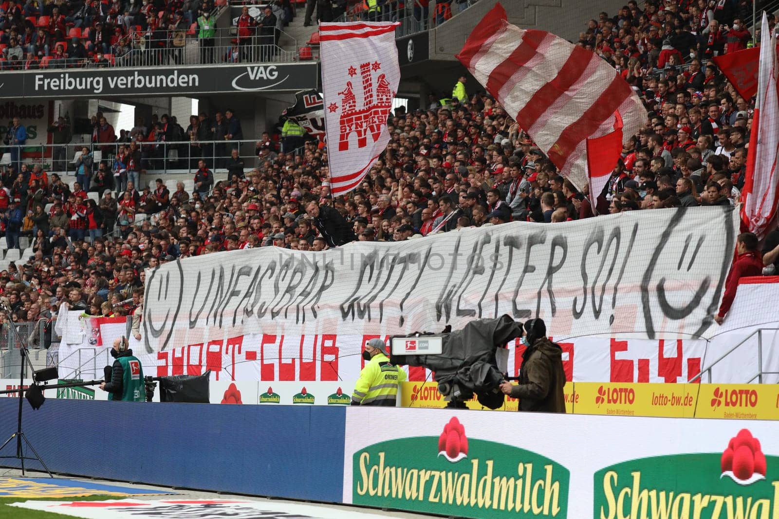 Incredibly good! Keep it up,is written on a banner in the Freiburg fan curve at the game of the 1st FBL: 21-22: 31st Sptg. SC Freiburg vs Borussia Mönchengladbach... DFL REGULATIONS PROHIBIT ANY USE OF PHOTOGRAPHS AS IMAGE SEQUENCES AND/OR QUASI-VIDEONann.. Photo: Joachim Hahne/johapress