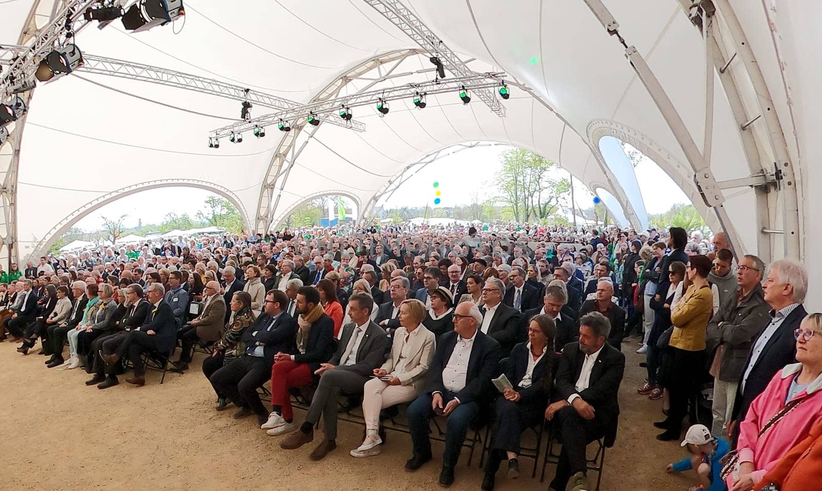 Guests of honour at the opening ceremony of the State Garden Show in Neuenburg am Rhein. In Neuenburg am Rhein (district of Breisgau-Hochschwarzwald),the State Horticultural Show 2022 was opened on Friday,22 April 2022. Theme picture - State Garden Show 2022 Neuchâtel a. Rhein.