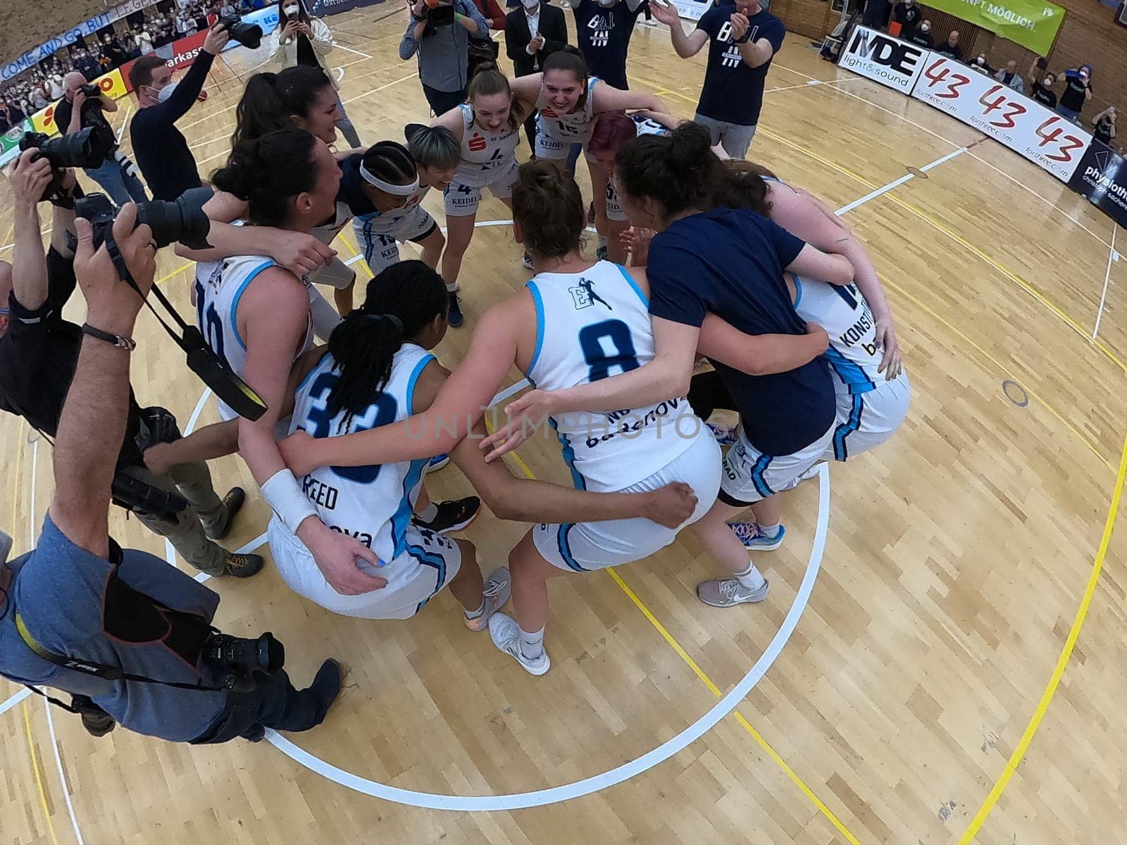 In the eye of the cameras,the USC women getting in the mood for the big game of the 1.BBL Women 2021/2022 - Eisvoegel USC Freiburg - Rheinland Lions. .. Photo: Joachim Hahne/johapress