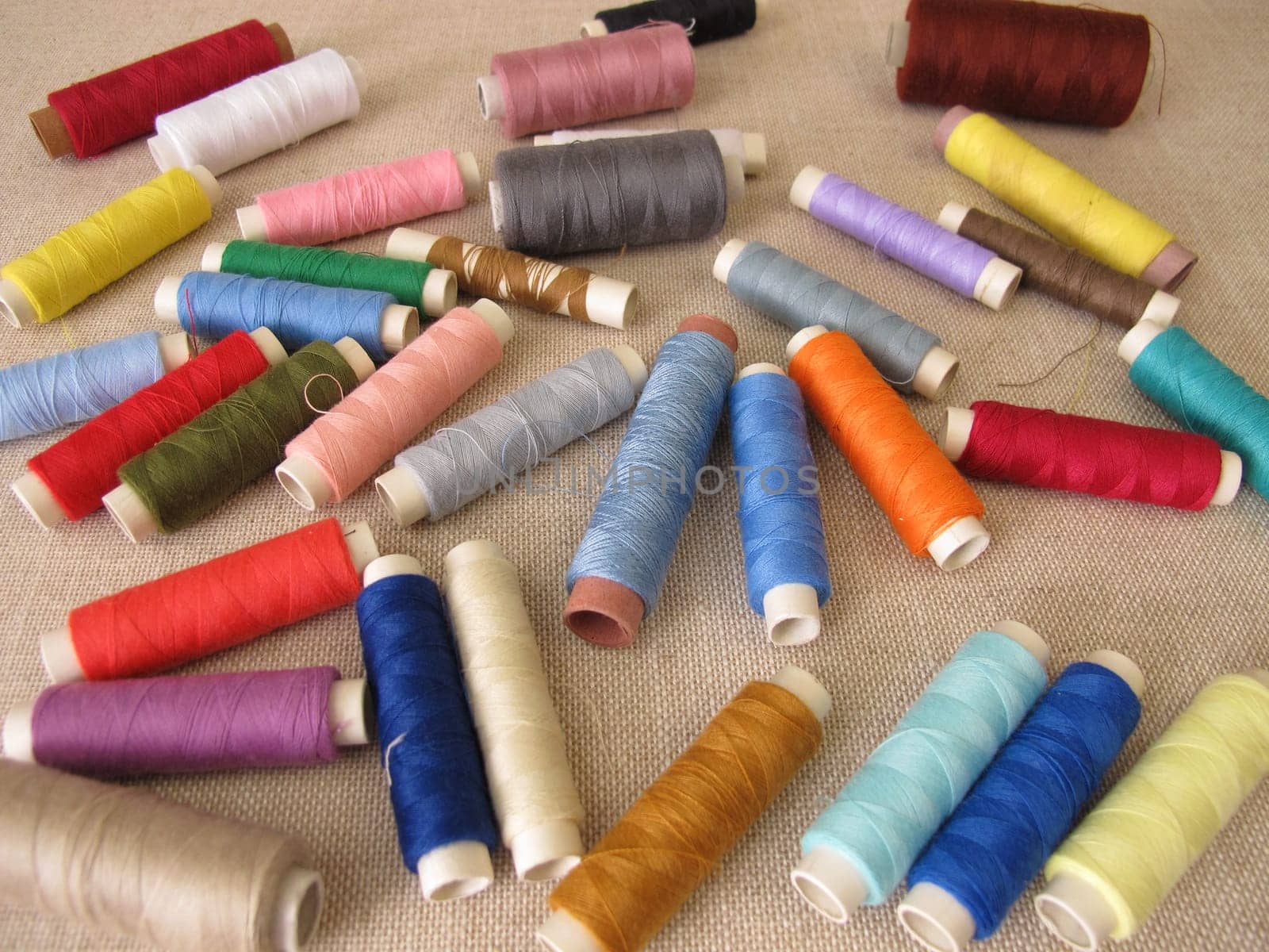 Sewing thread in different colors