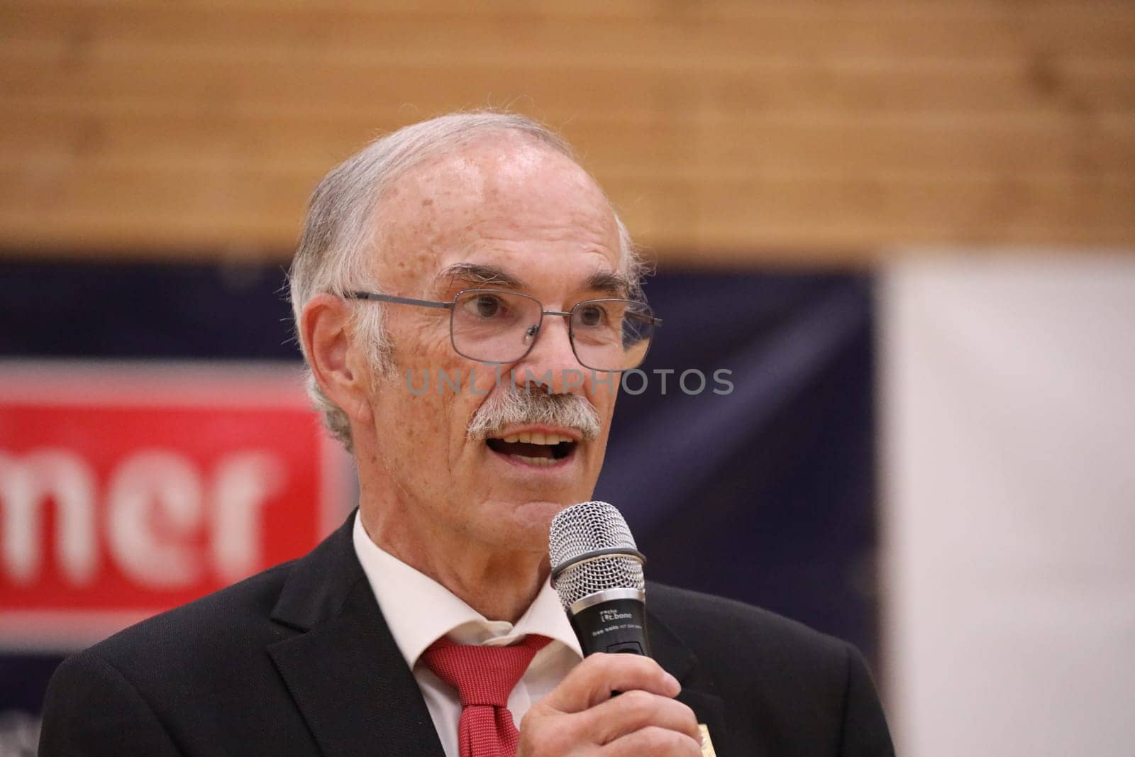 Prof. Dr. Mohsen Mohadjer (1st Chairman Kingfishers USC Freiburg) at the game of the 1.BBL Women 2021/2022 - Kingfisher USC Freiburg - Rheinland Lions. .. Photo: Joachim Hahne/johapress