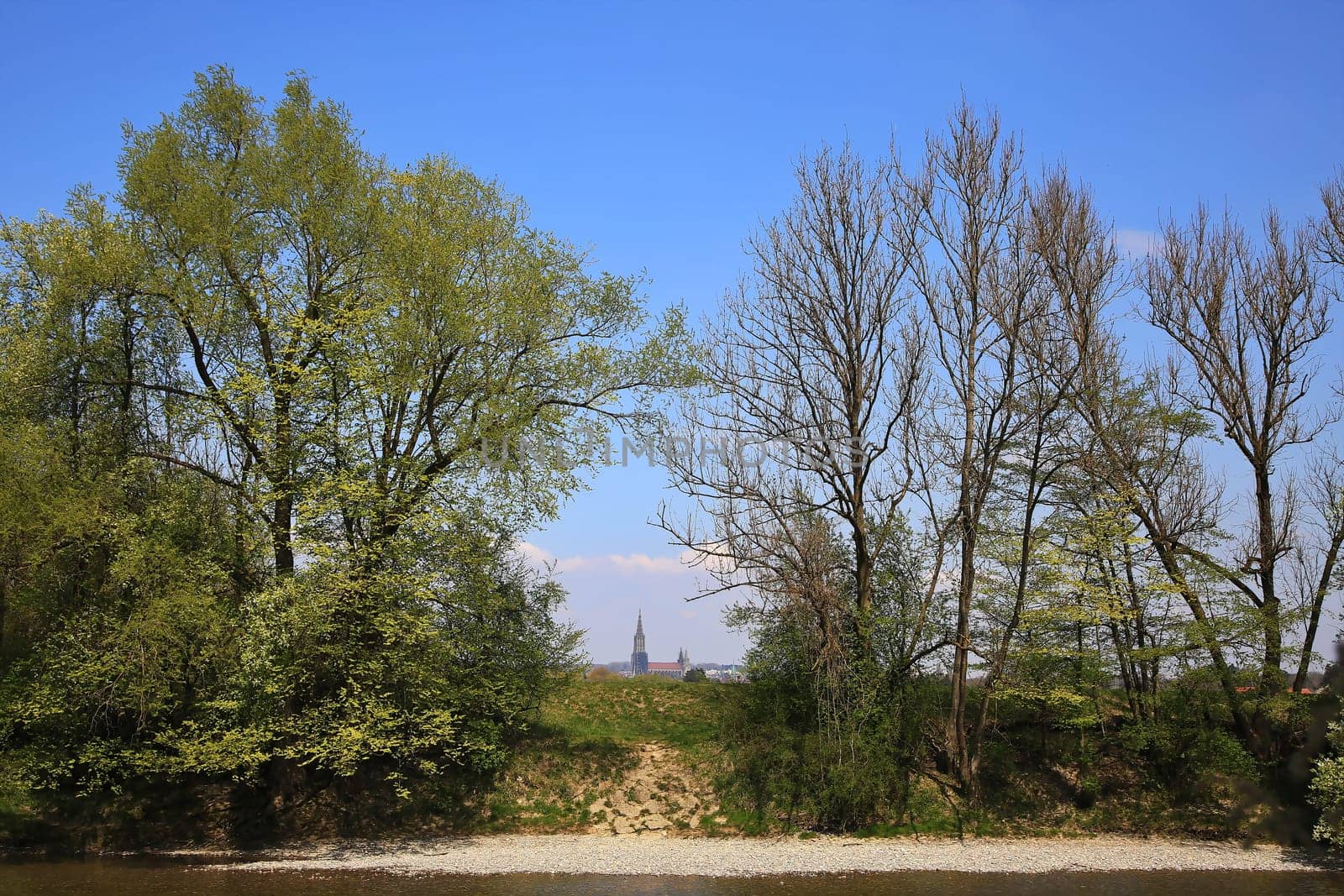 The Iller near Neu-Ulm with a view of the Ulm Minster