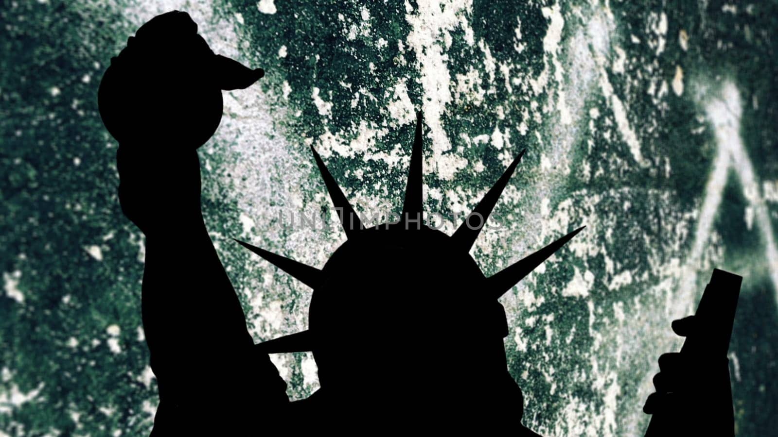 Statue of liberty against grunge background