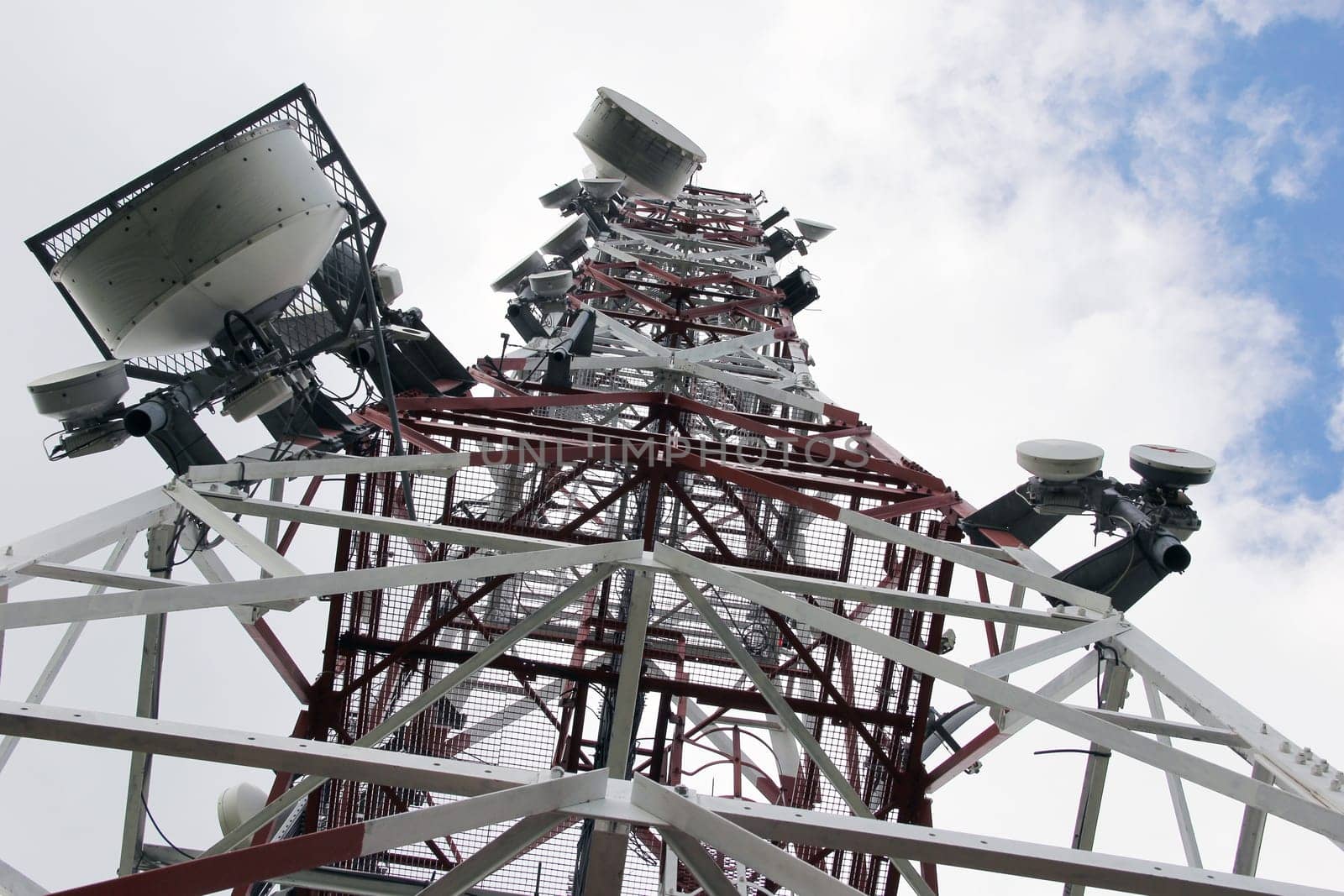 Telecommunication tower
