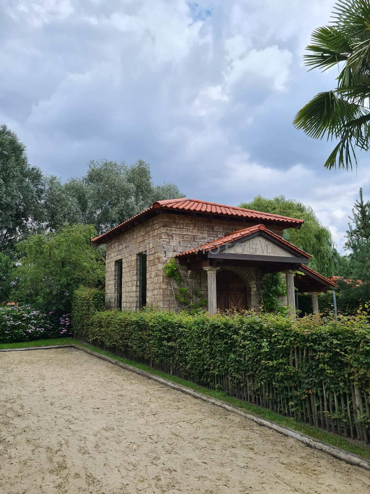 Reconstruction of a provincial villa