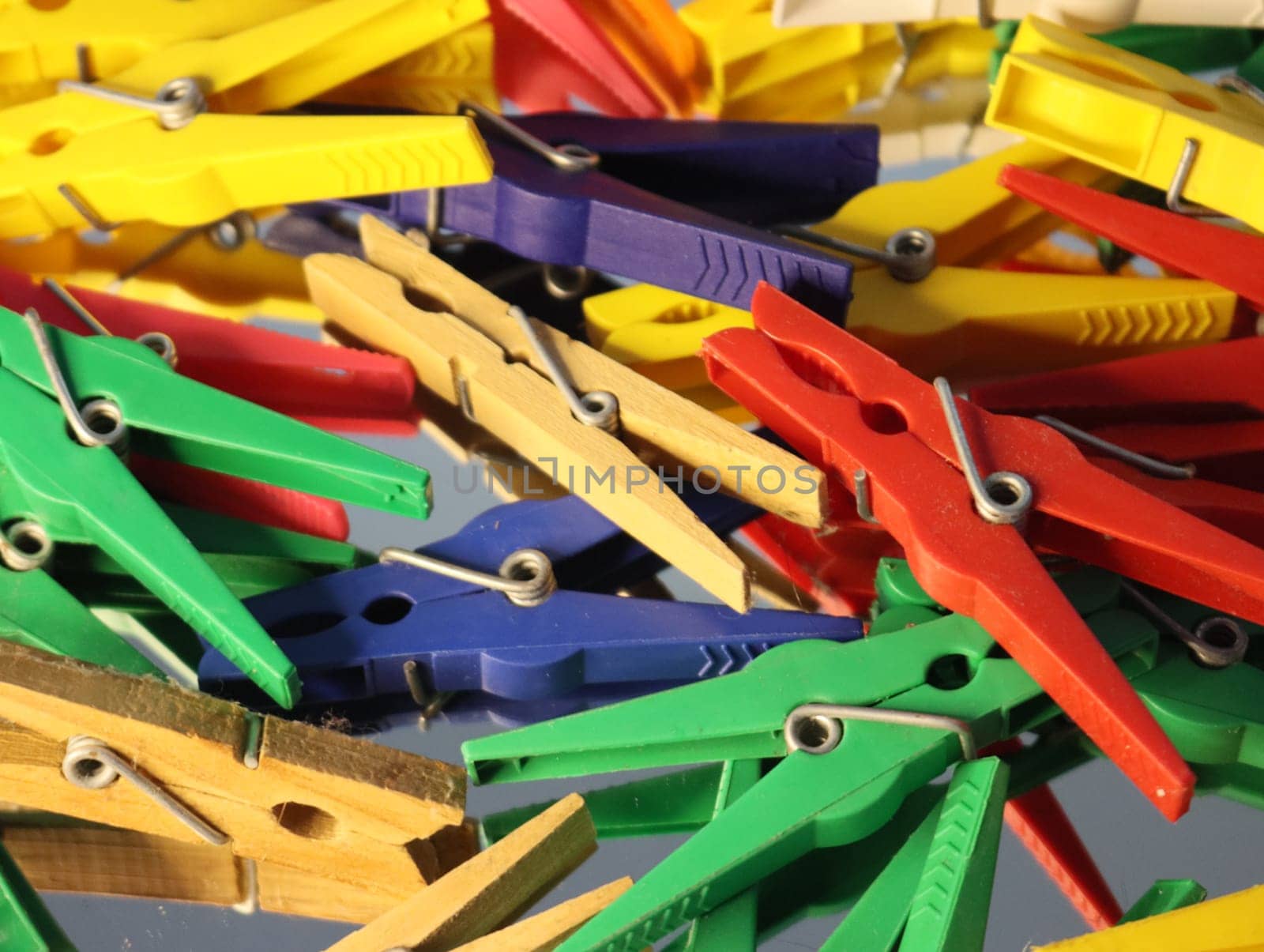 tweezers to hang clothes to dry in the sun hang garments hold