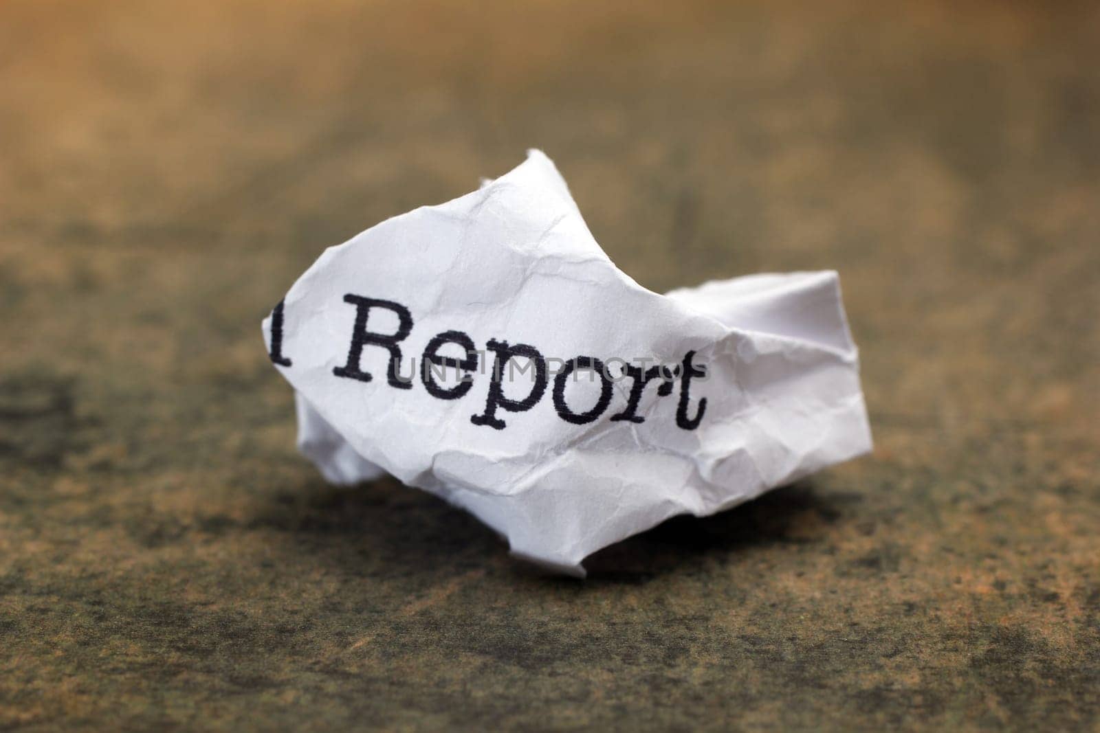 Report trash concept