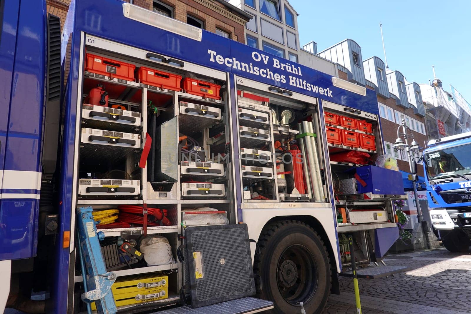 02.07.2022: Leistungsschau des technischen Hilfswerks (THW) mit schwerem Gerät in der Innenstadt, Nordrhein-Westfalen, Deutschland, Brühl