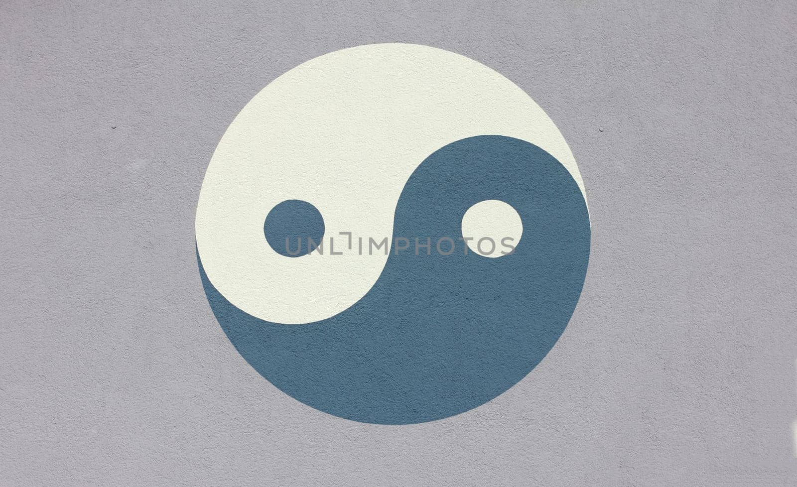 Yin and Yang (Chinese 陰陽 / 阴阳, Pinyin yīn yáng) are two concepts of Chinese philosophy.Yin und Yang (chinesisch 陰陽 / 阴阳, Pinyin yīn yáng) sind zwei Begriffe der chinesischen Philosophie.