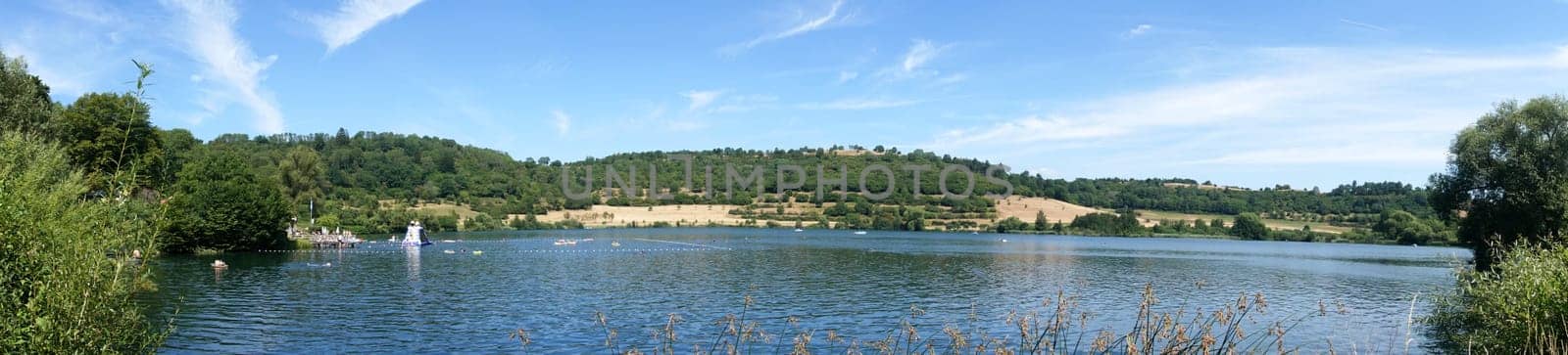 Schalkenmehren am gleichnamigen Maarsee, Daun, Rheinland-Pfalz, Deutschland