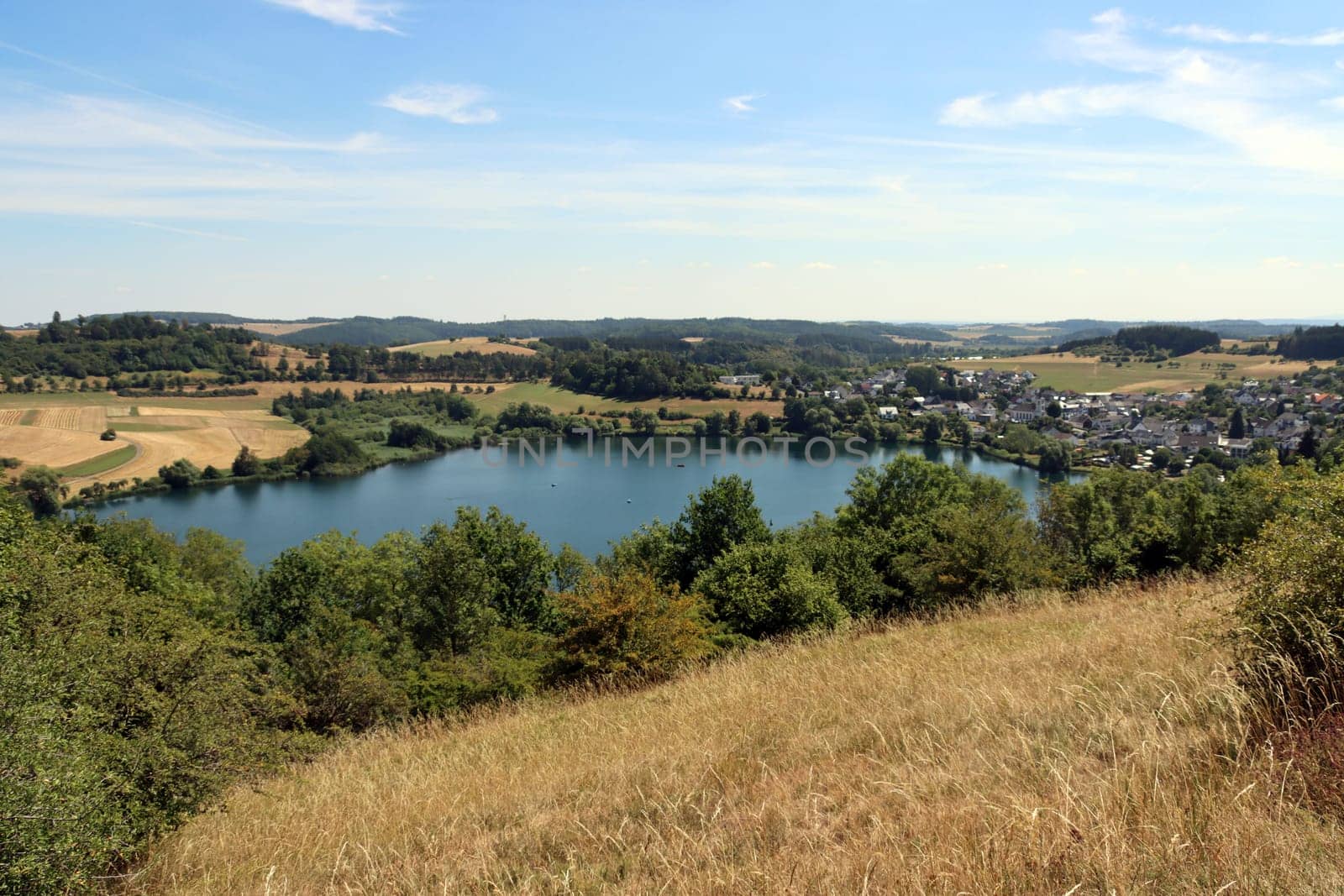 Schalkenmehren am gleichnamigen Maarsee, Daun, Rheinland-Pfalz, Deutschland