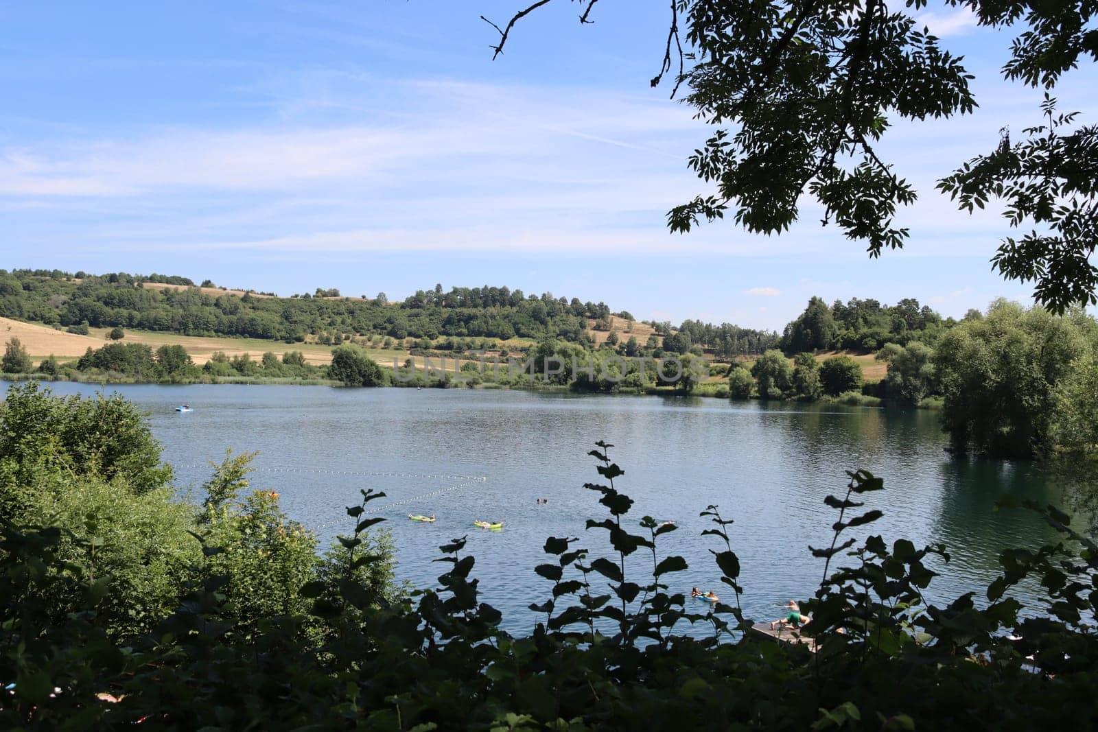 Schalkenmehren am gleichnamigen Maarsee, Daun, Rheinland-Pfalz, Deutschland