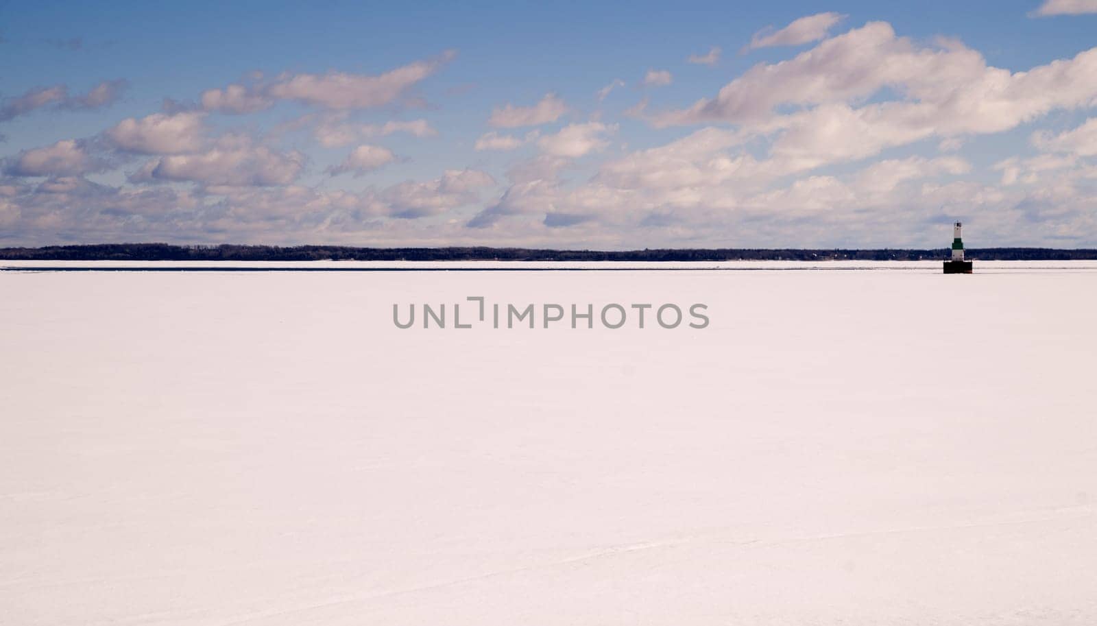 Horizontal composition frozen great lake northern united states