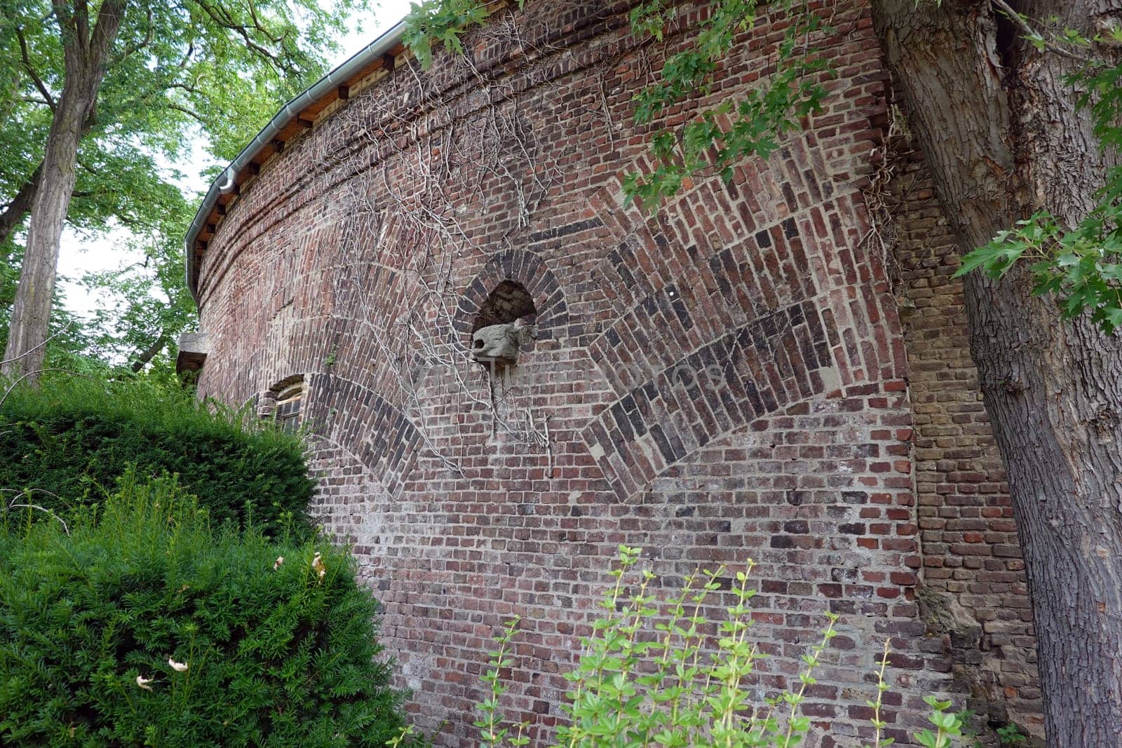 Fort Paul, verfallendes Baudenkmal im Volksgarten, Nordrhein-Westfalen, Deutschland, Köln