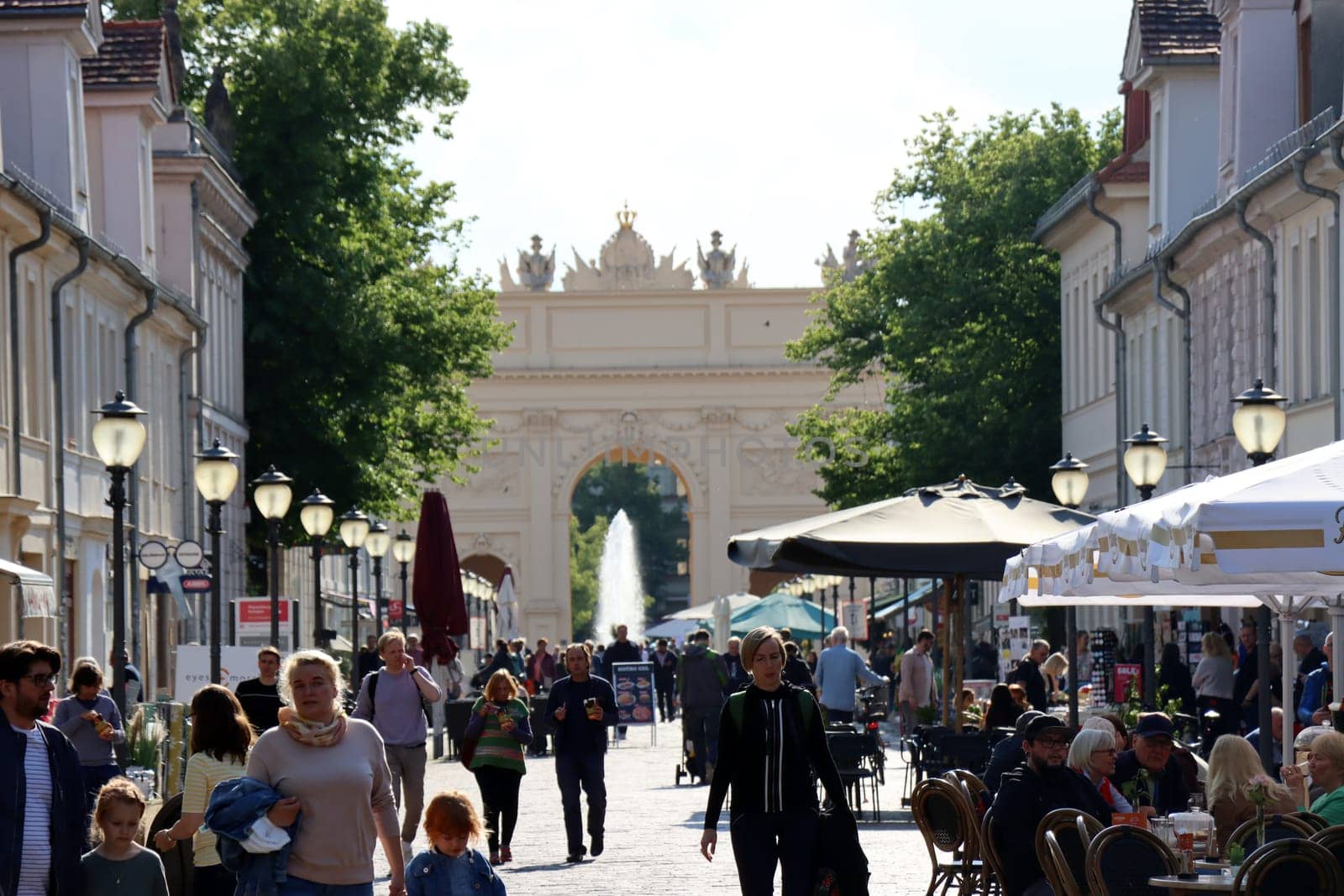 Brandenburger Strasse, im Hintergrund das Brandenburger Tor, Brandenburg, Deutschland, Potsdam