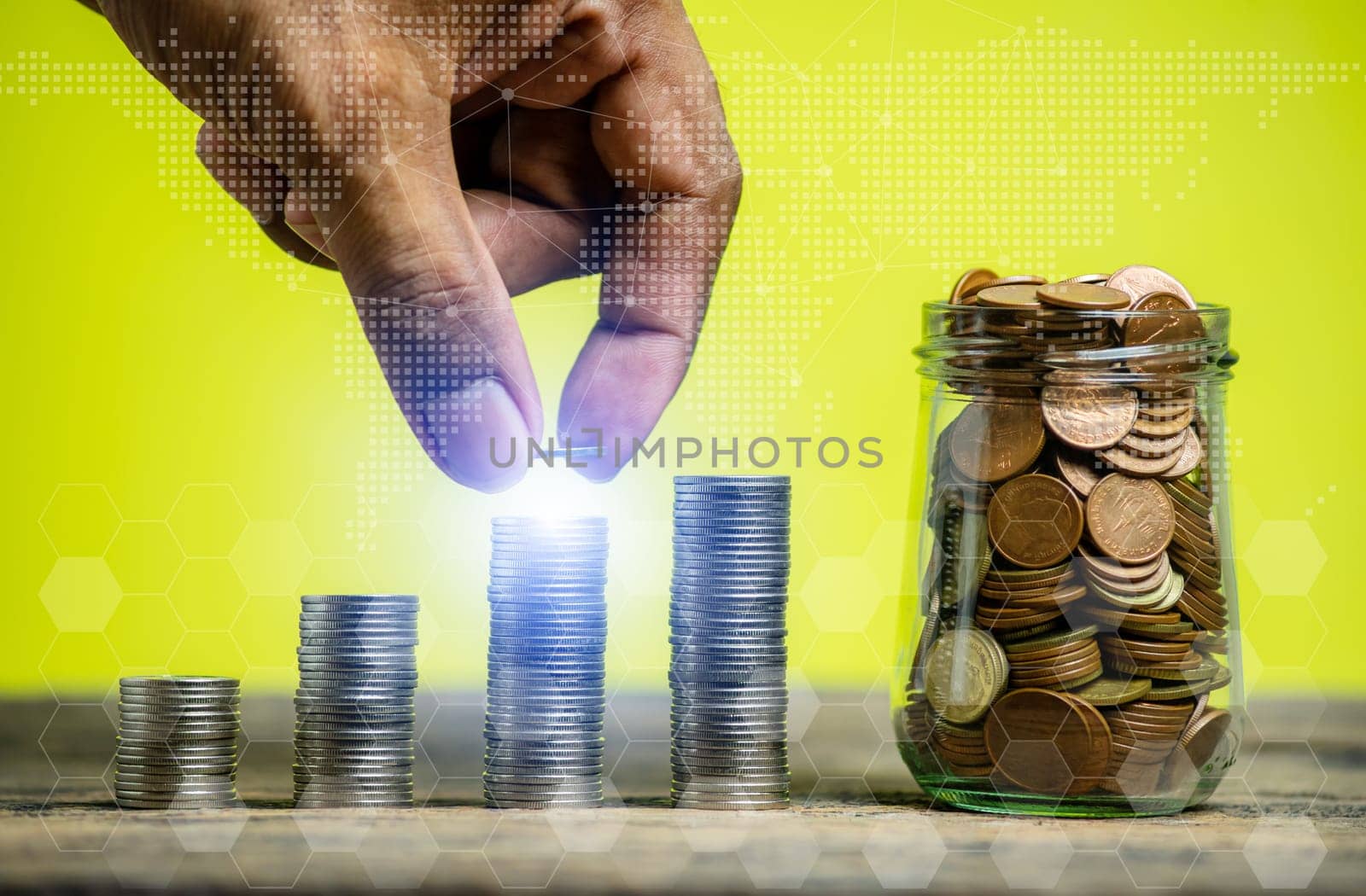 Investor online saving concept, Online Investment Savings, Online Stock Investors, Internet Financial Transactions, Save Monney for Investors Using Internet to Trade Stocks or Trade Fund