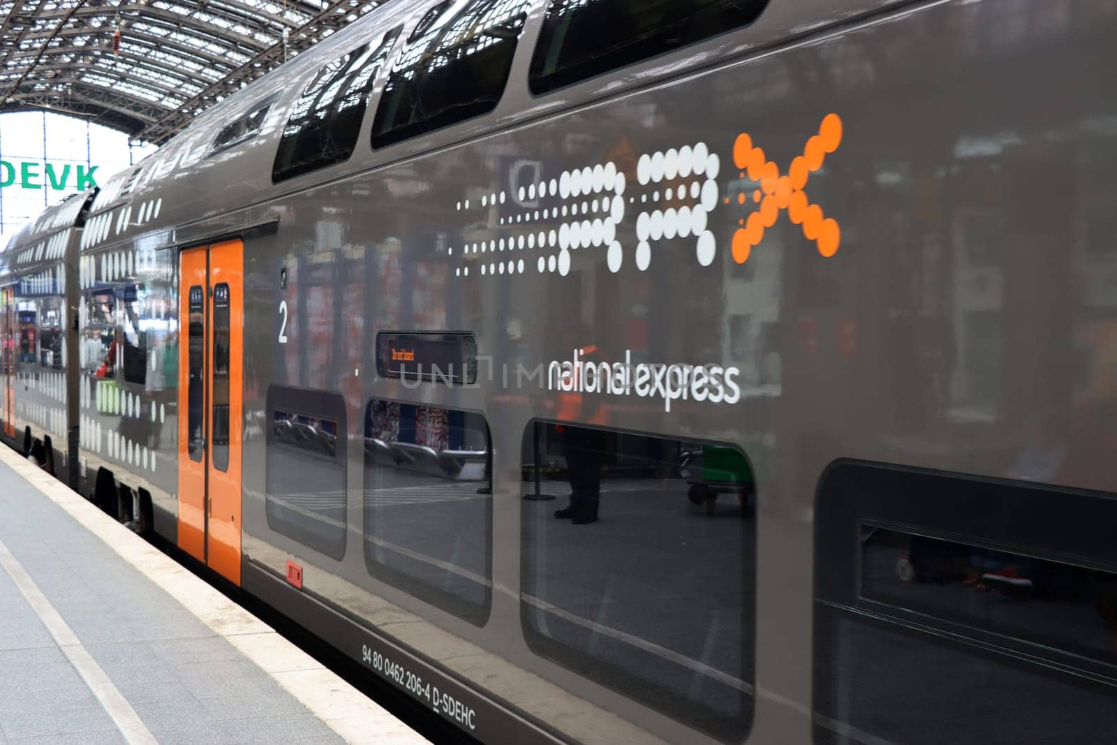 Rhein-Ruhr-Express RRX von National Express im Hauptbahnhof , Nordrhein-Westfalen, Deutschland, Köln
