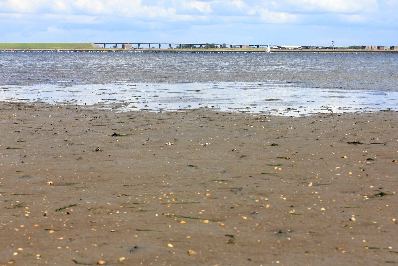 long lonely sand beach, on the North Sea.weitläufiger einsamer Sandstrand, an der Nordsee.