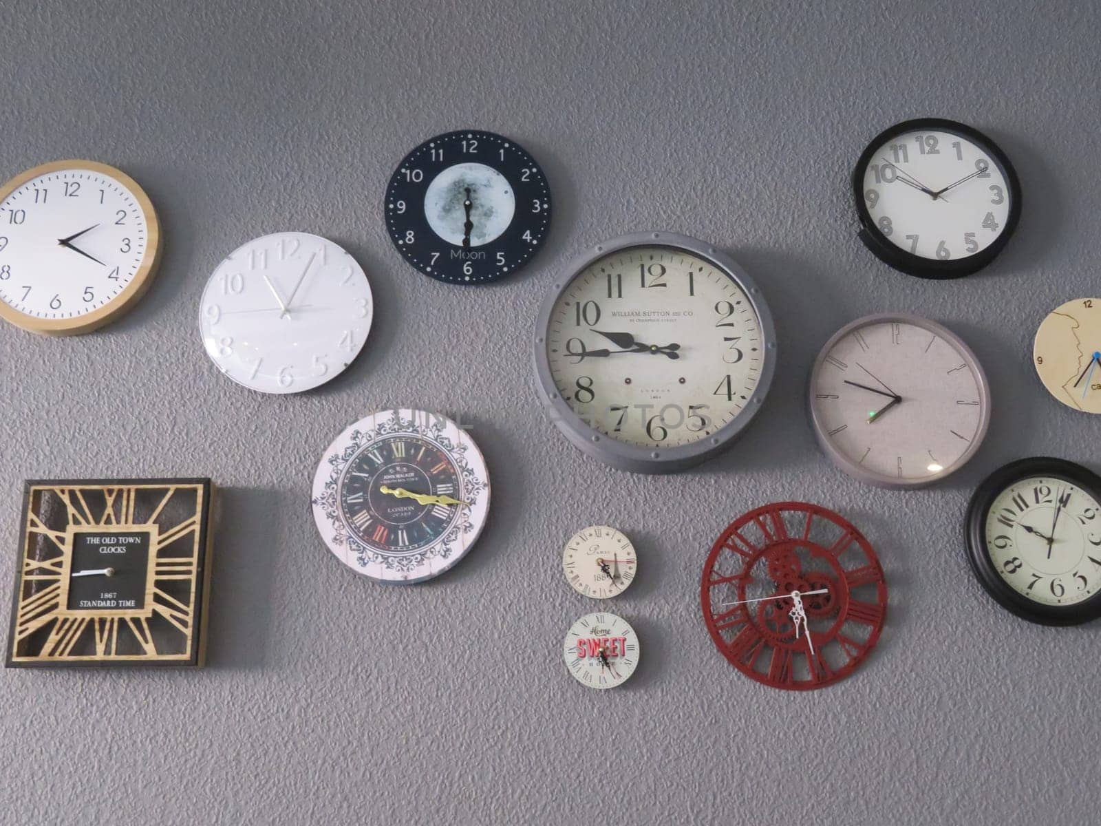 clock time sizes hour minutes seconds different formats