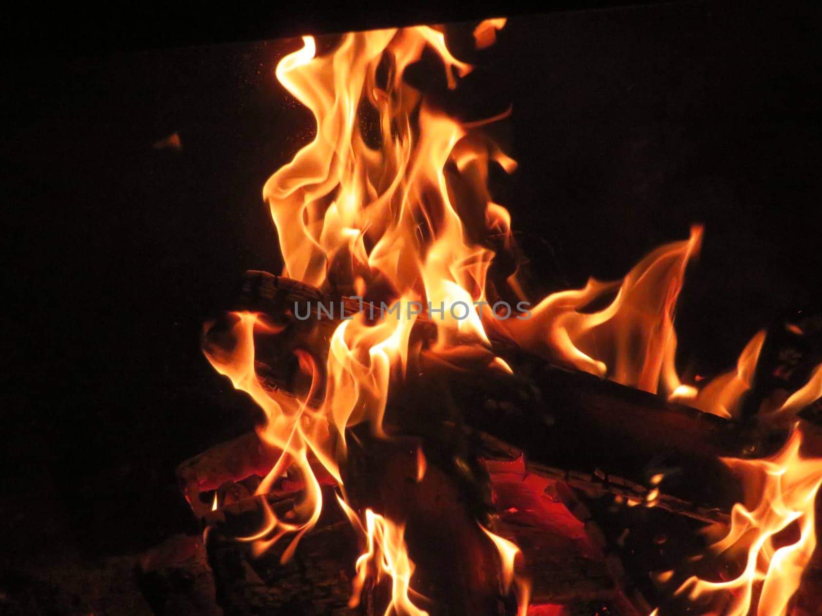 bonfire fire heat hot flame burn incandescent wood fireplace ash
