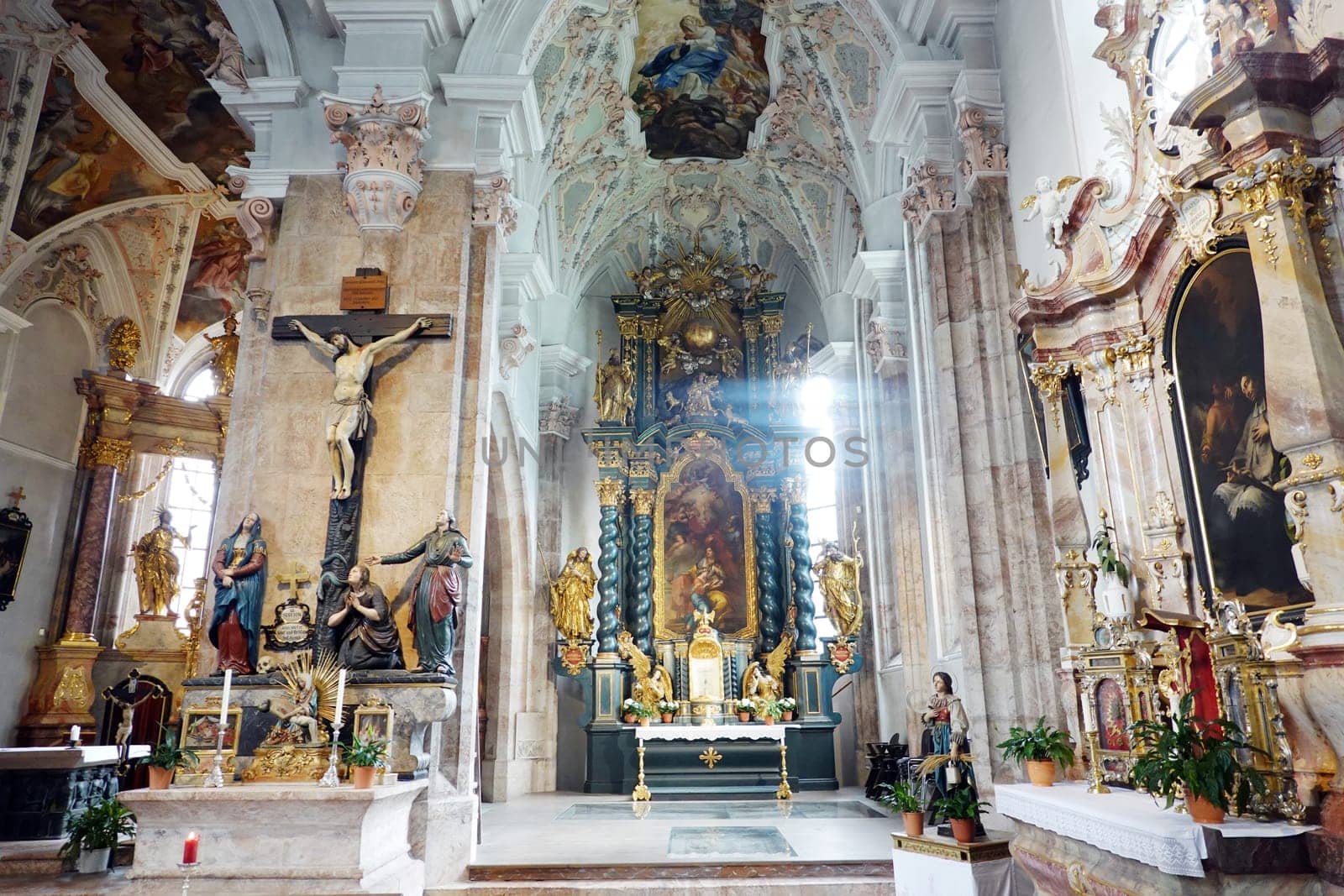 Barocke Pracht in der Pfarrkirche St. Virgil, Tirol, Oesterreich, Rattenberg