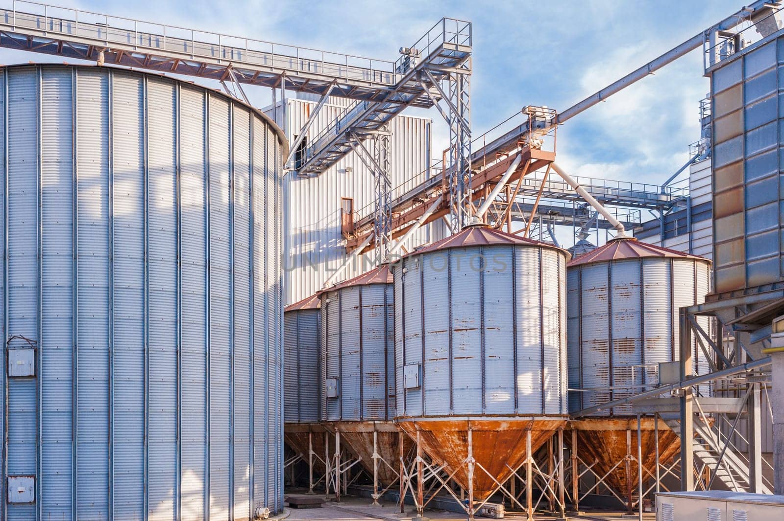 Storage facility cereals and production of biogas  silos and drying towers