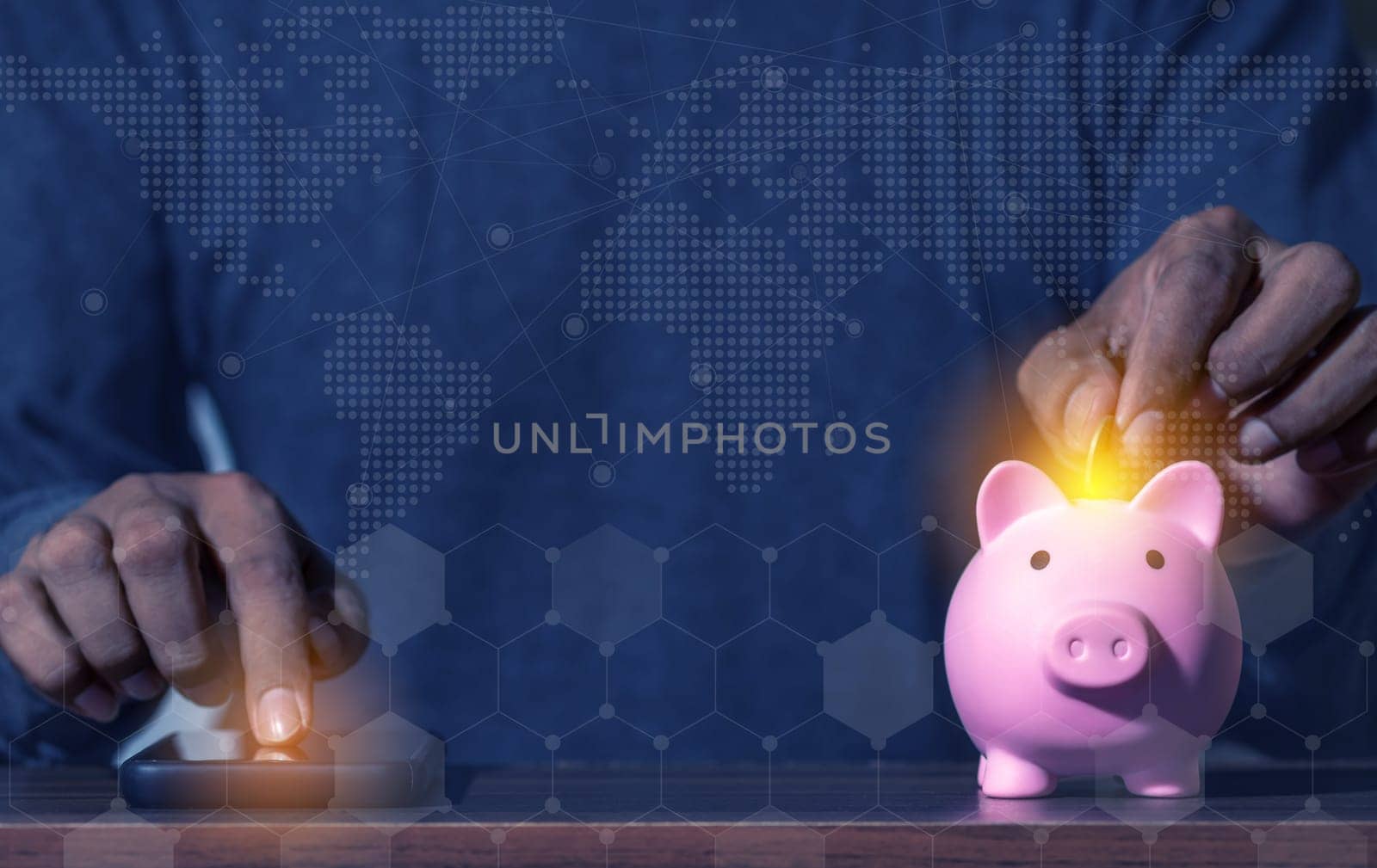 Investor online saving concept, Online Investment Savings, Online Stock Investors, Internet Financial Transactions, Save Monney for Investors Using Internet to Trade Stocks or Trade Fund