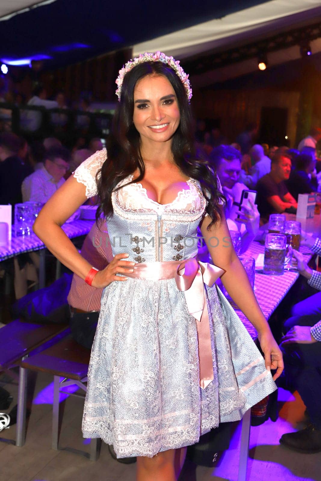 Kristin Zirnsak,.Barrel tapping Wandsbek Oktoberfest Hamburg with VIP Guest  ,16.09.2022