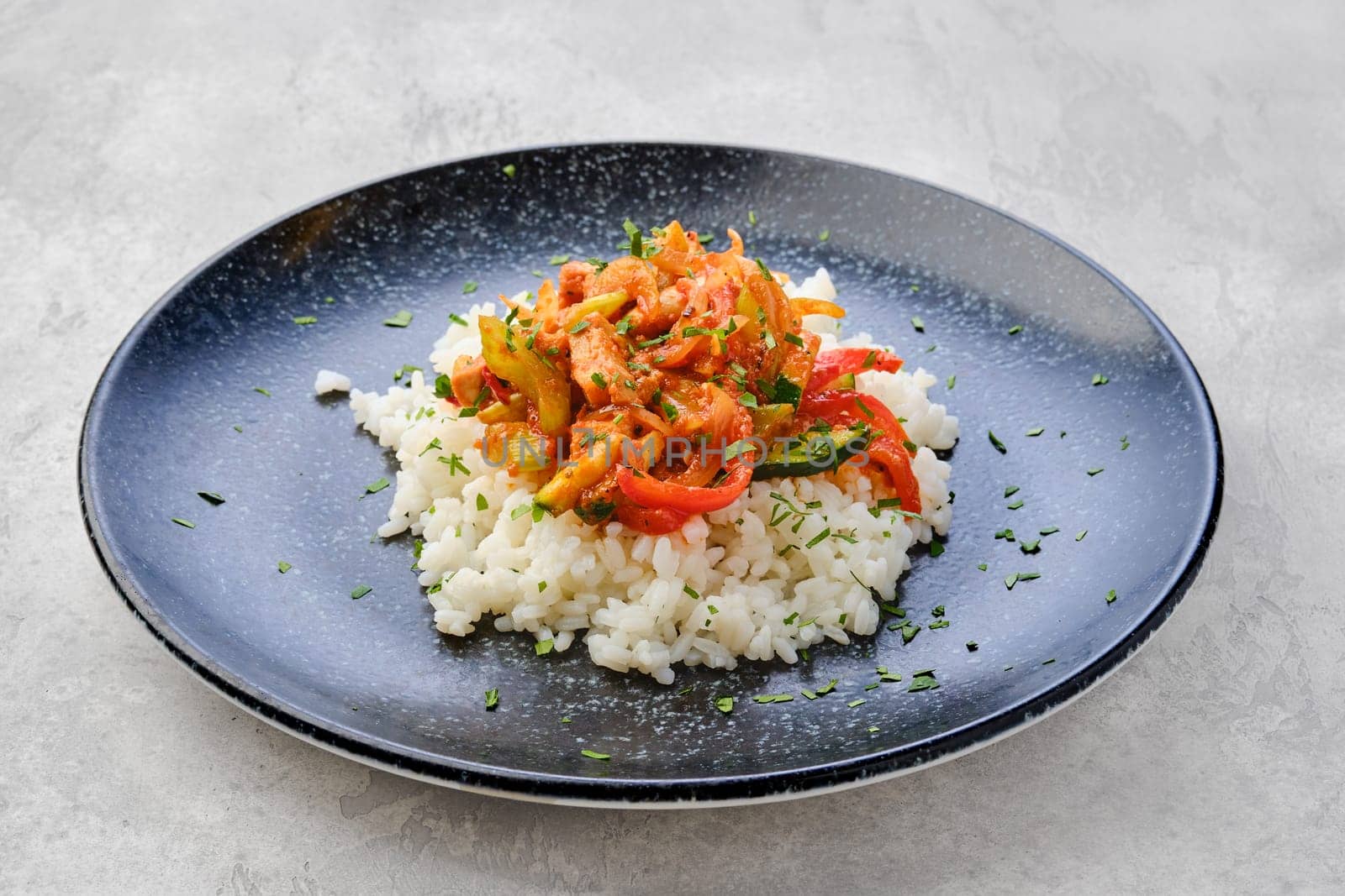 Pulled beef with steamed bell pepper, zucchini and boiled rice